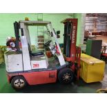 Gas Nissan 30 Forklift Truck with floating cab system Model Variation 20ZCRGH02F300 with max lift