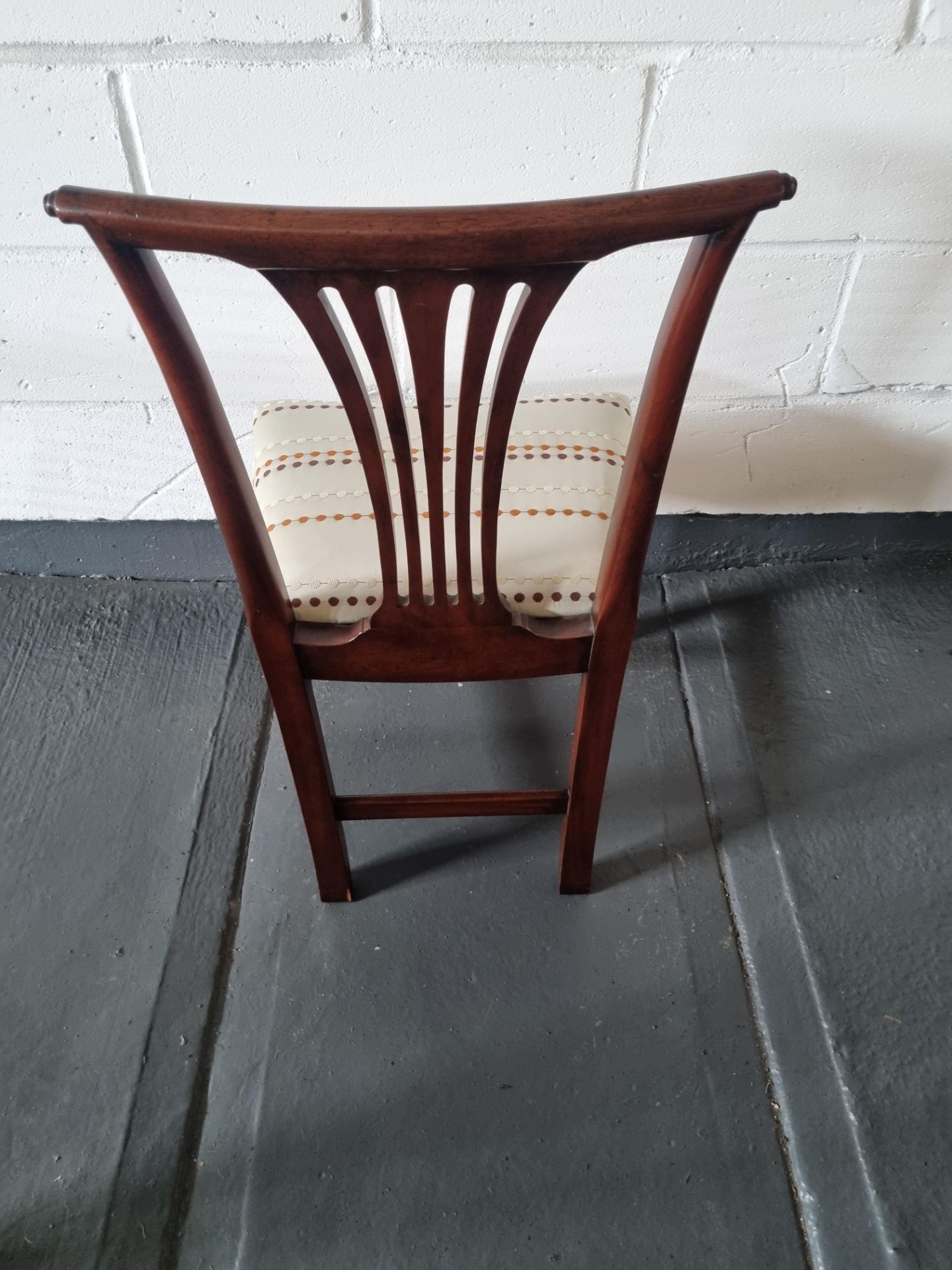 Arthur Brett Mahogany Dining Arm Chair With Spindle Detail To Back And Carved Tapered Front Legs - Image 2 of 5