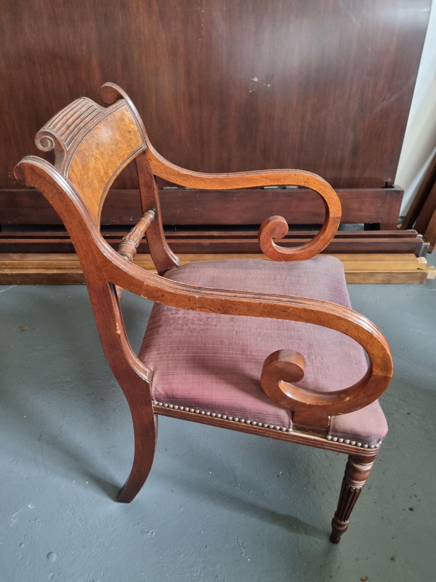 Arthur Brett Mahogany Dining Arm Chair With Spindle Detail To Back And Carved Tapered Front Legs - Image 5 of 5