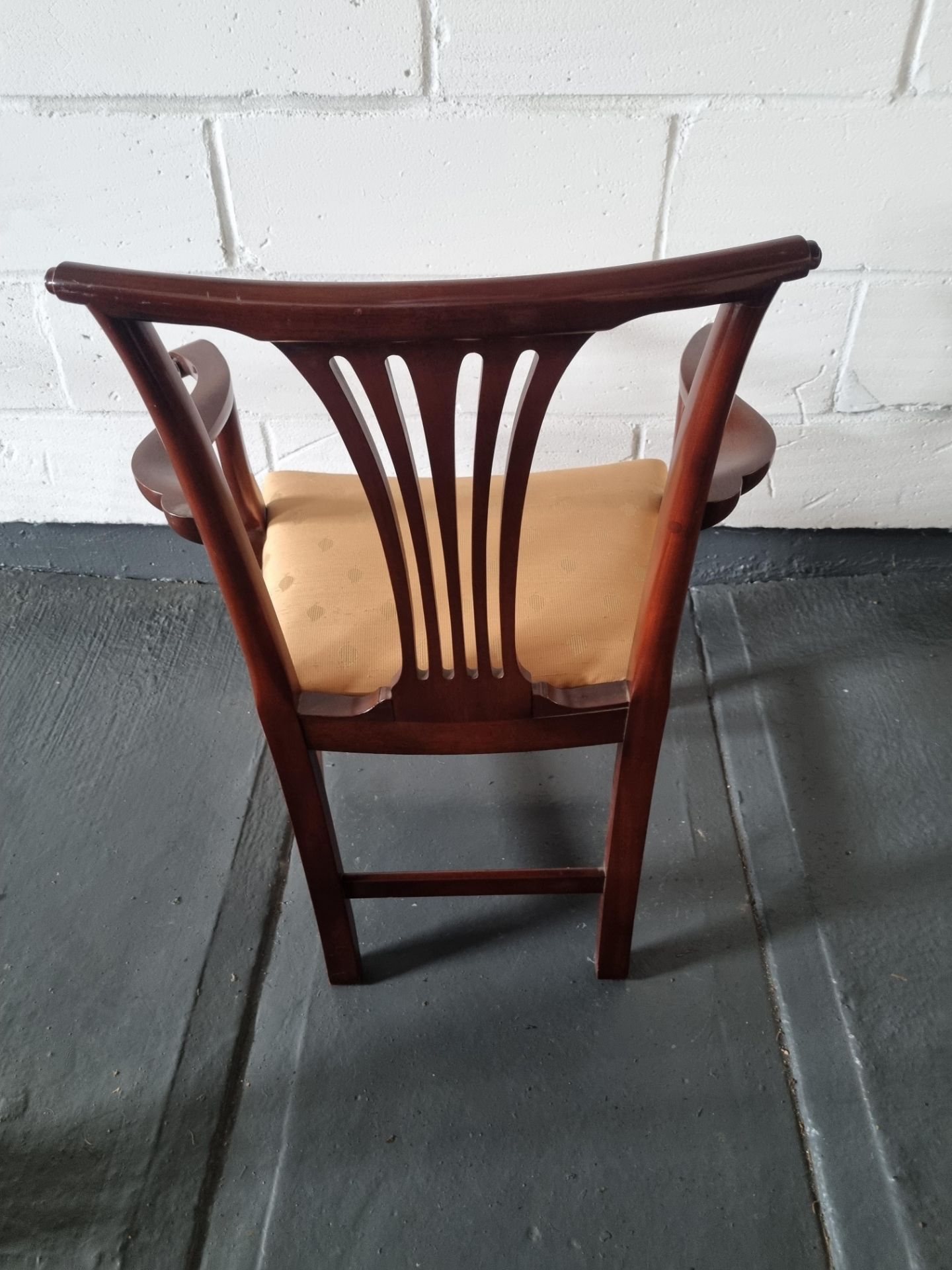 Arthur Brett Mahogany Dining Arm Chair With Spindle Detail To Back And Carved Tapered Front Legs - Bild 2 aus 5