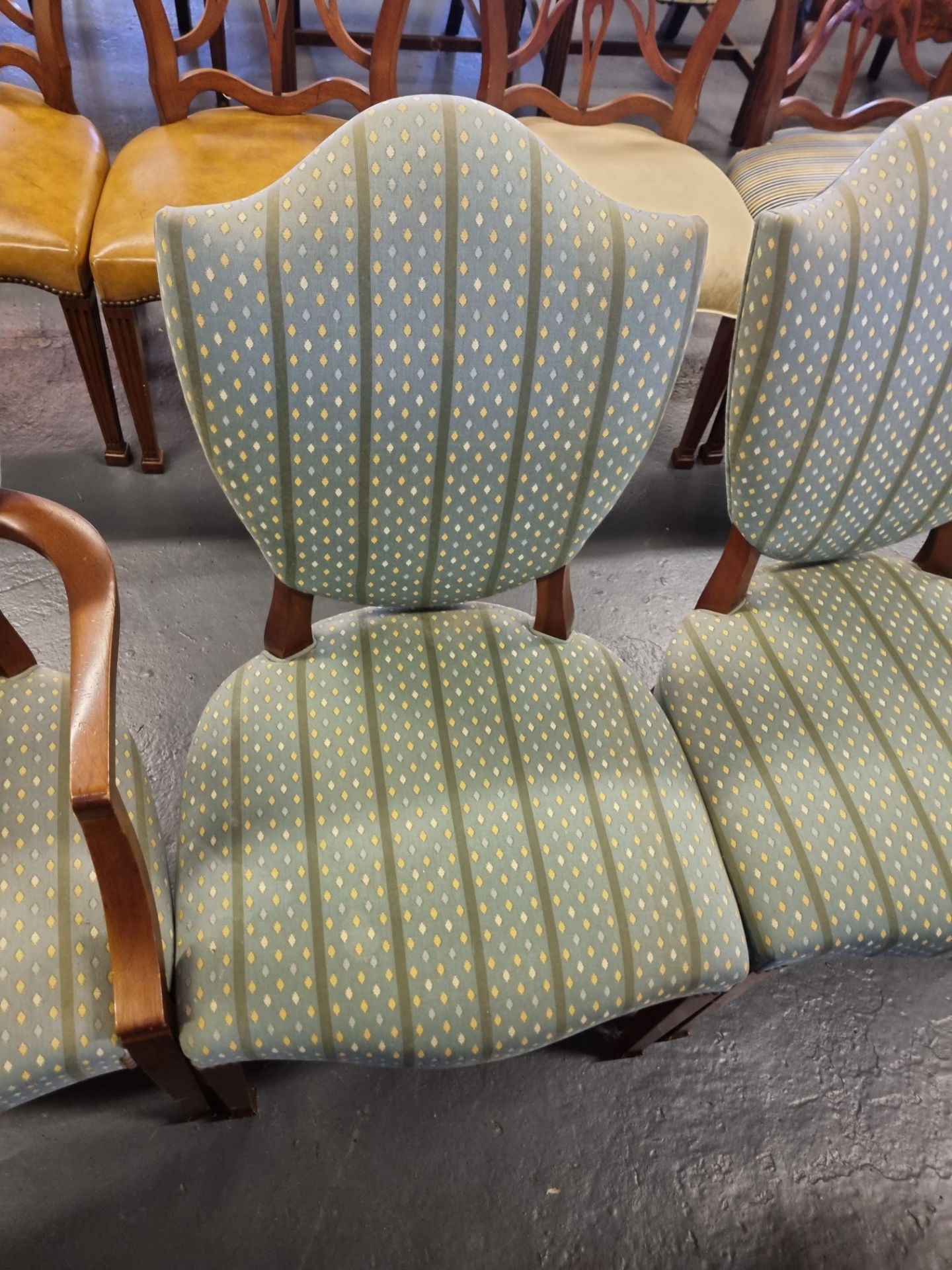 5 X Arthur Brett Upholstered Shield Back Chairs In Green Patterned Bespoke Upholstery The Shield - Image 4 of 5