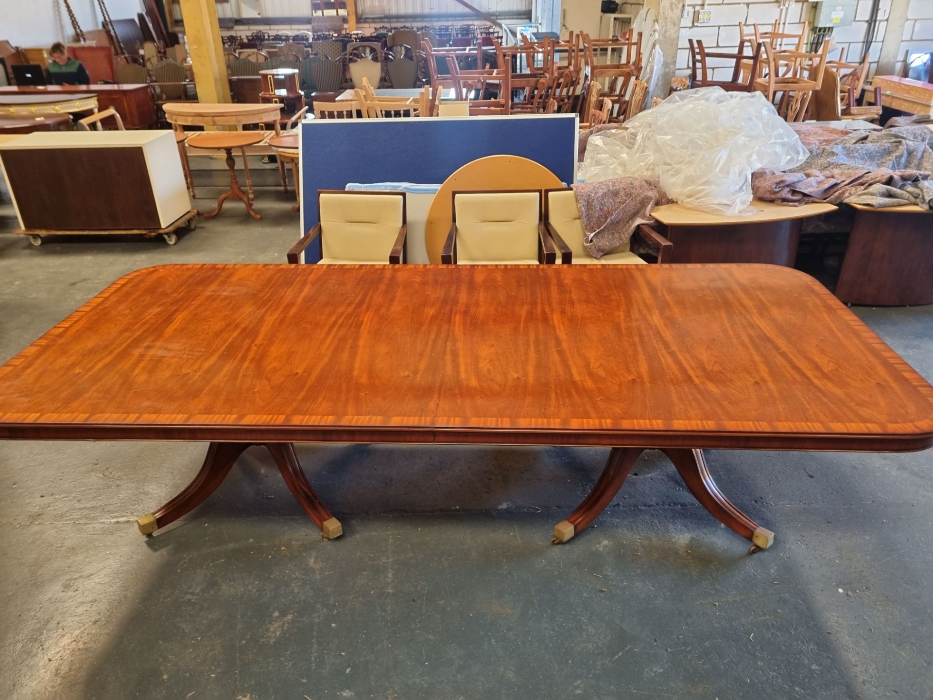 Arthur Brett Mahogany 2 Leaf Dining Table On 2 Pedestals Each With 8 Legs And Brass Casters Height - Bild 6 aus 7