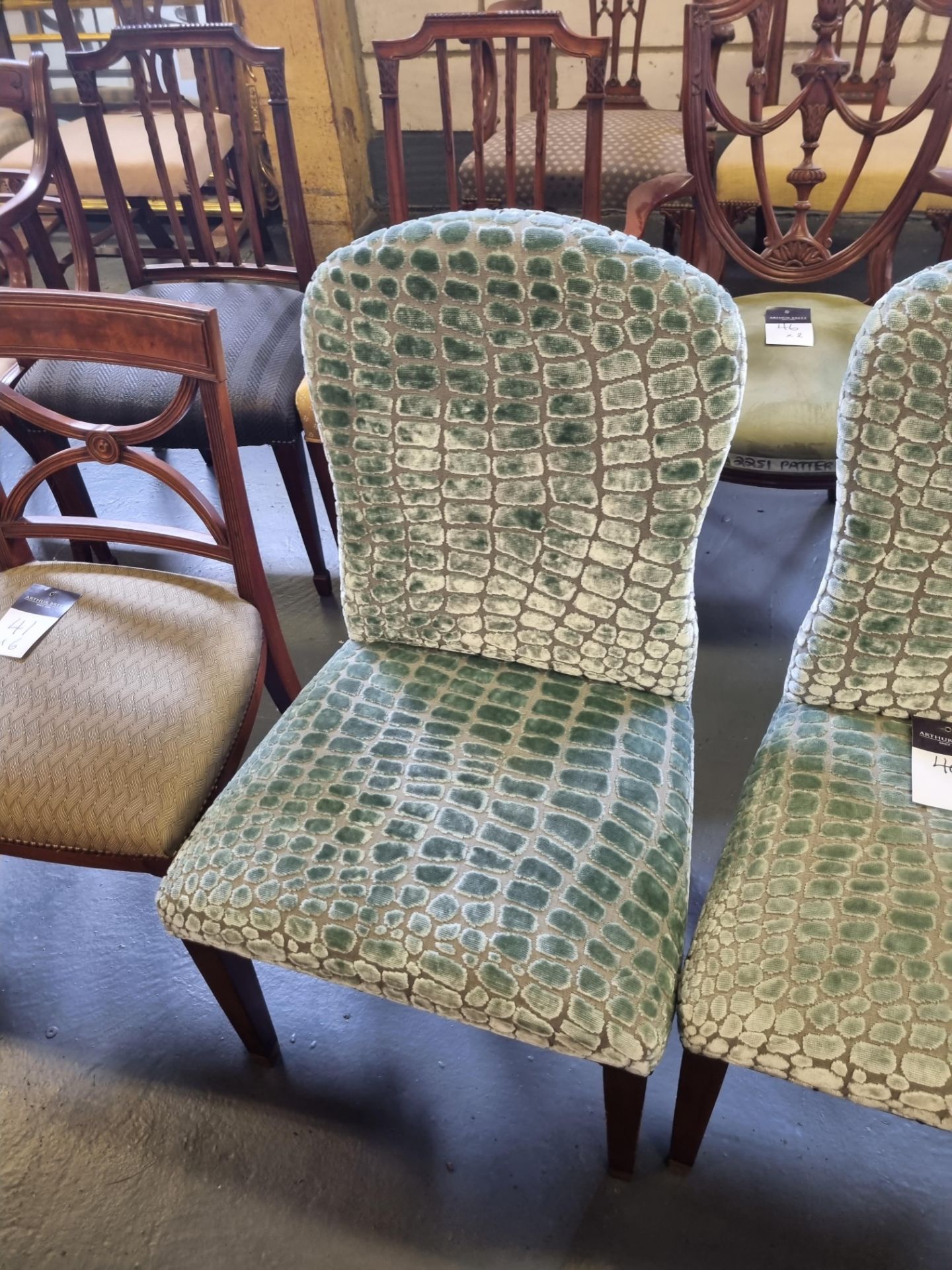 2 X Arthur Brett Handle Back Chair Turquoise Bespoke Upholstery With Tapered Front Legs And Brass - Bild 3 aus 3