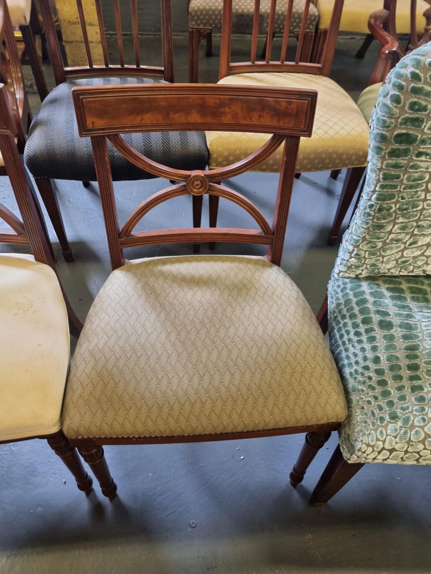 6 X Arthur Brett Sheraton-Style Mahogany Upholstered Dining Chairs Featuring A Well Figured Mahogany - Bild 2 aus 8