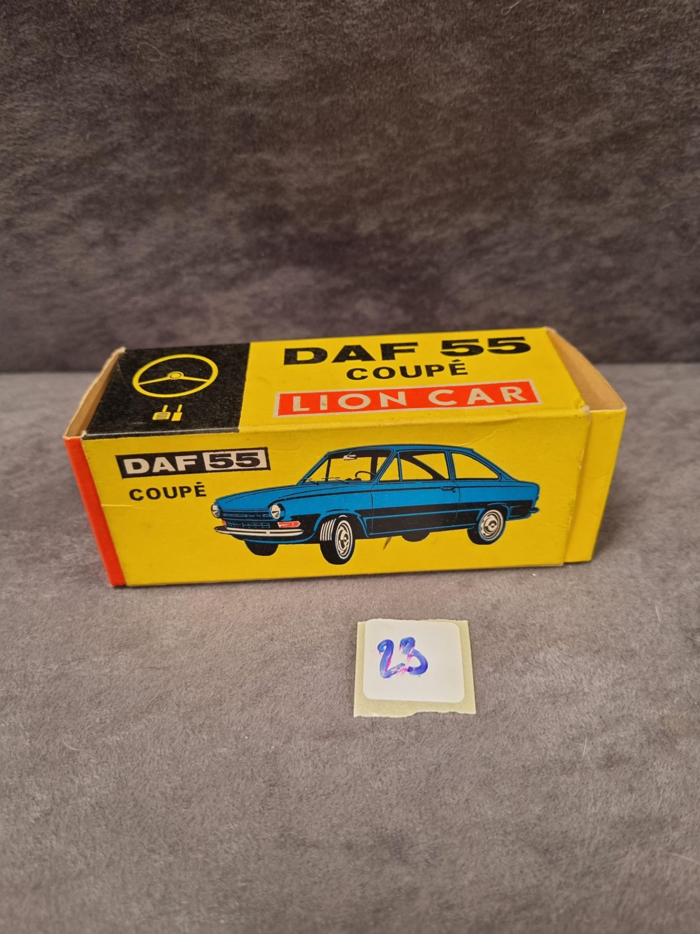 Lion Car diecast #40 DAF55 Coupe in yellow with excellent box - Bild 2 aus 4