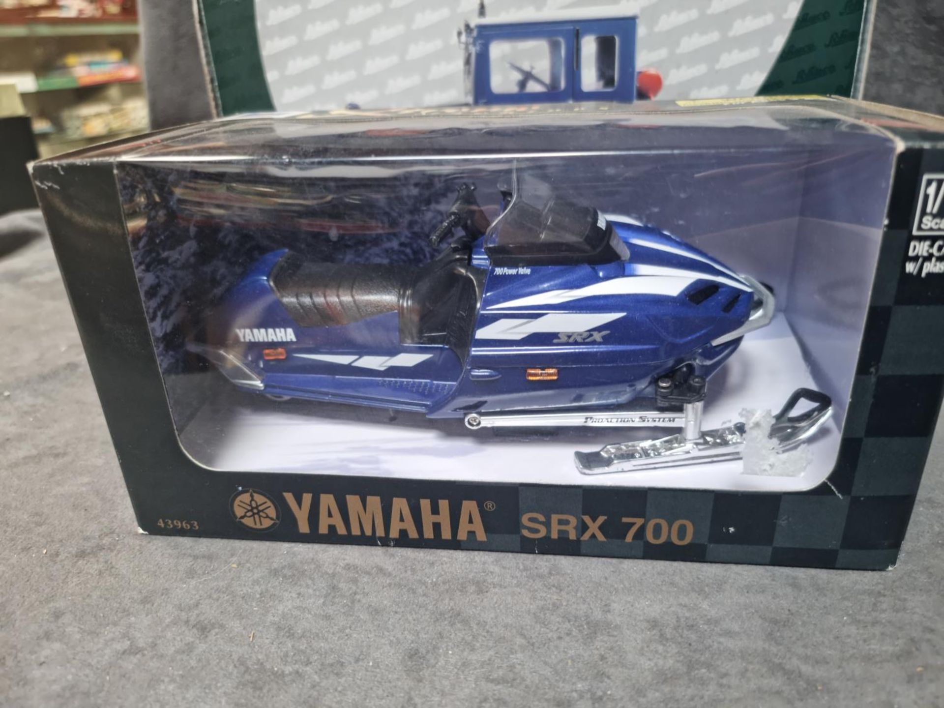 Xtreme Machines New Ray Yamaha SRX 700 Skidoo 1/12 Diecast And Plastic Model