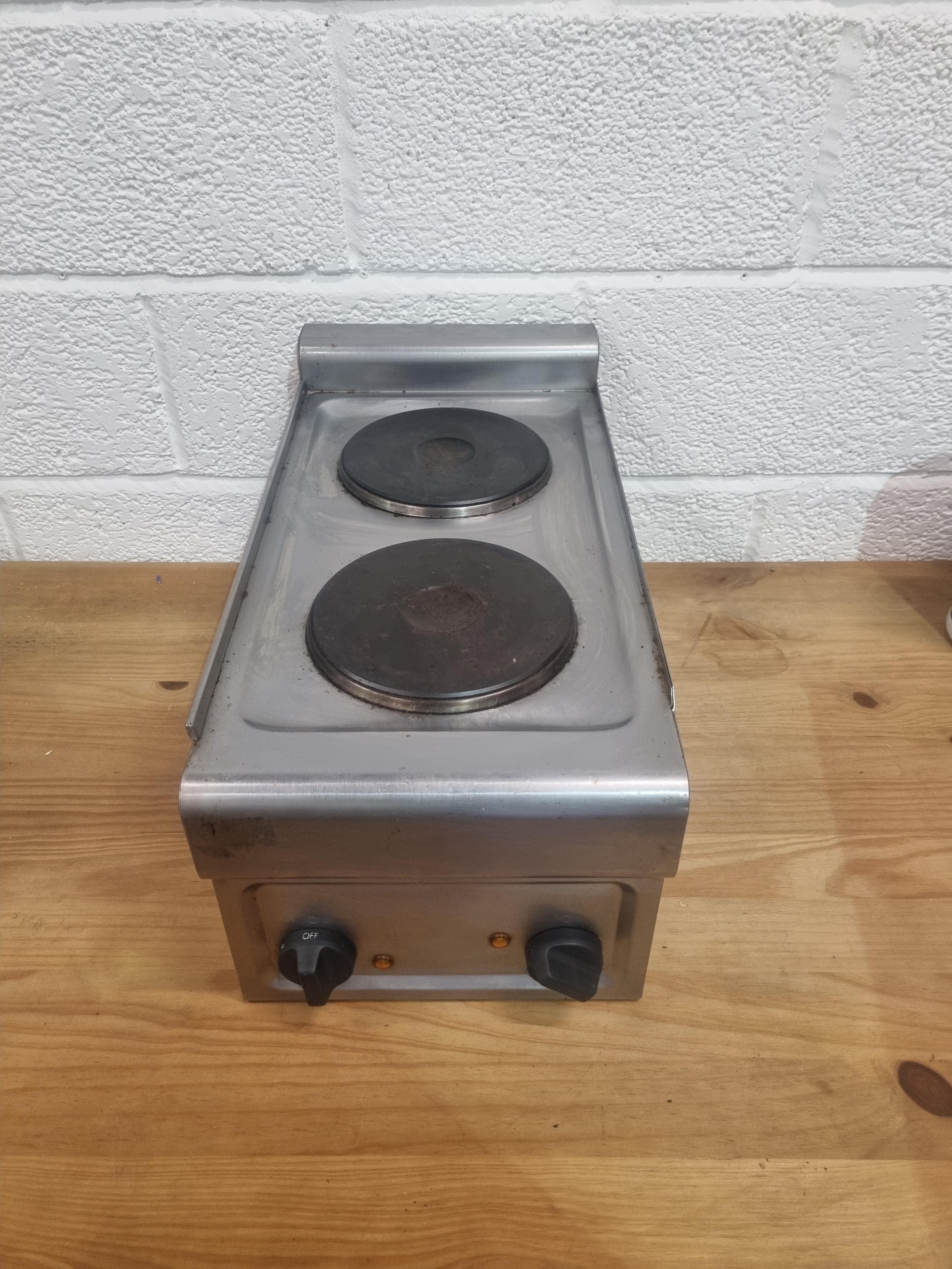 Lincat electric twin boiling hob table top 300mm x 600mm - Image 2 of 2