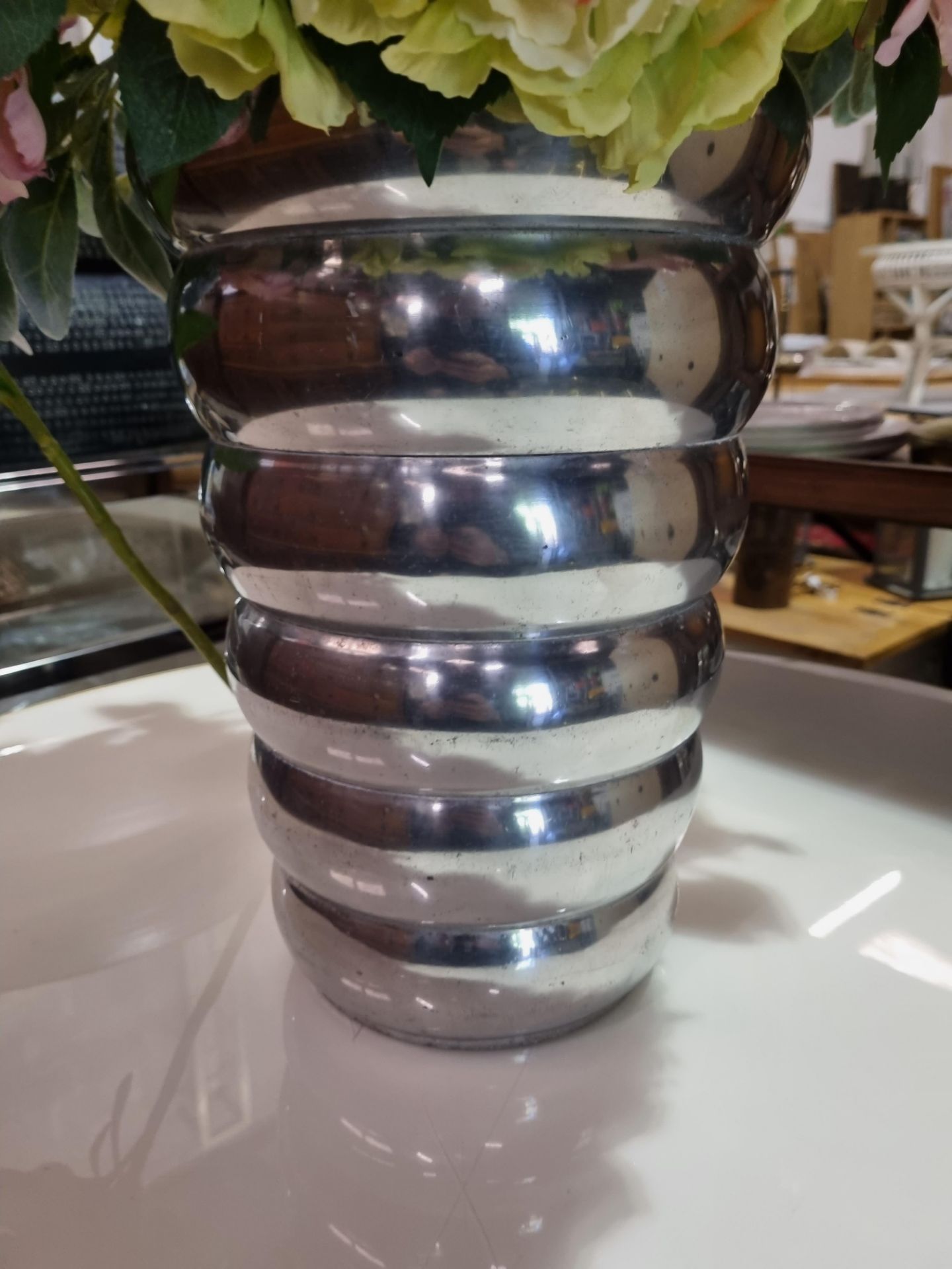 Silver Metal Vase with Artificial Flower display D150mm x H330mm(SR15) - Bild 2 aus 2