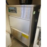 Polar G-Series Countertop Ice Machine 20kg Output