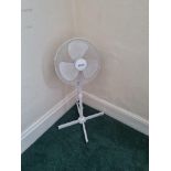3x Floor Fan (3, 4, )