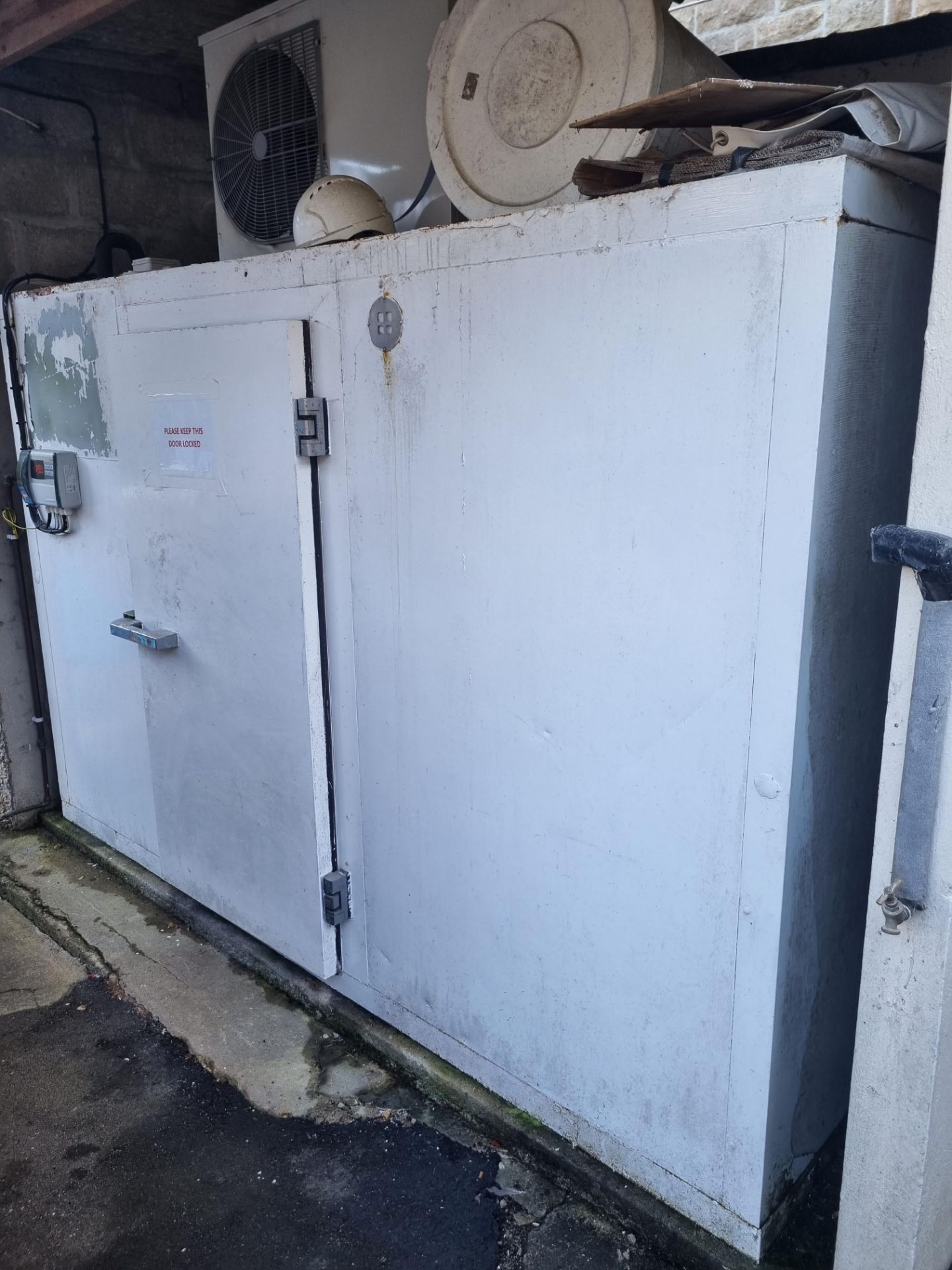 Modular Walk In Freezer With New Compressor And Control Panel Danfoss AKRC101 3000mm 1300mm 1970mm