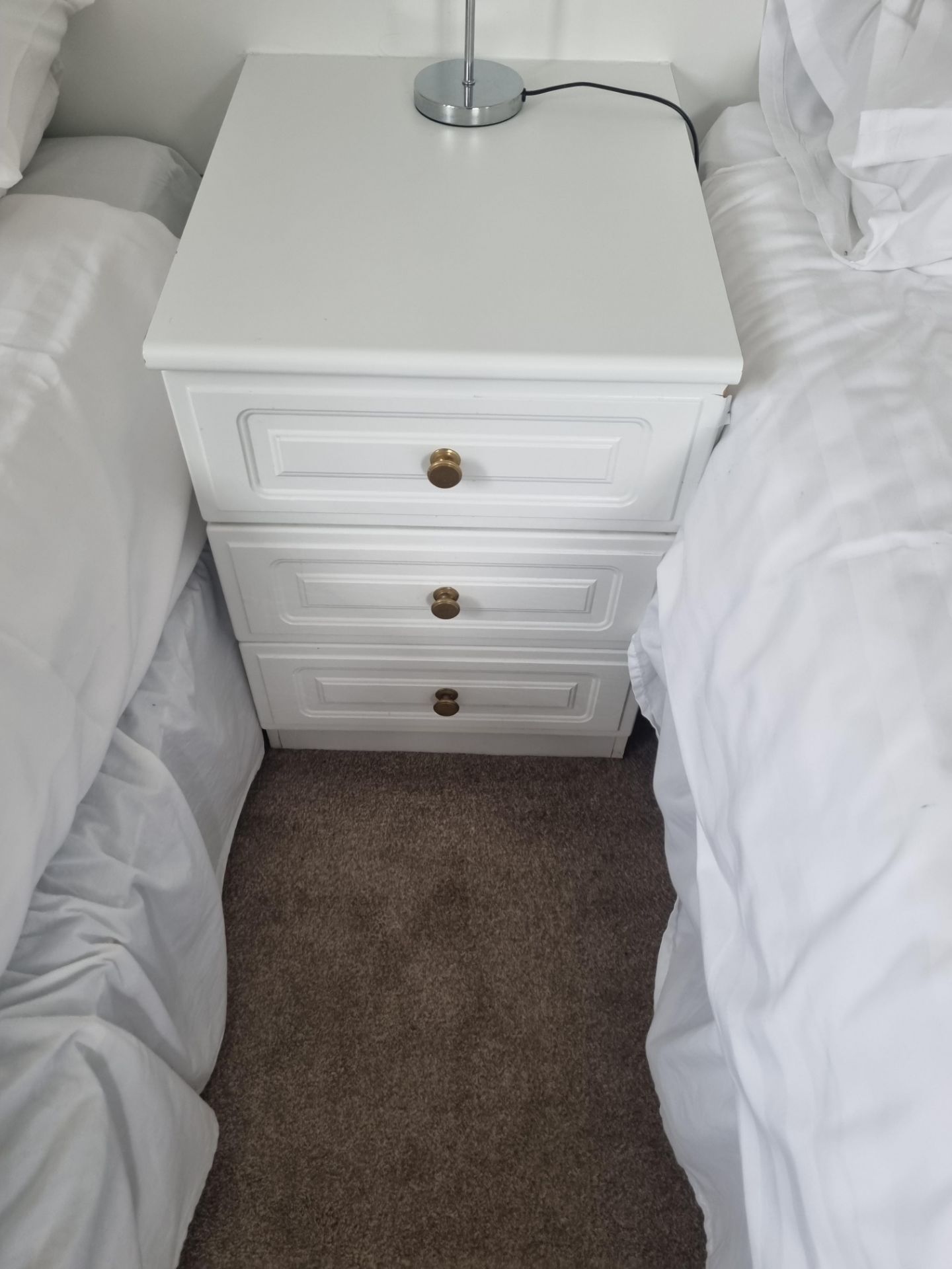 White 3 Drawer Chest Of Drawers/Bedside Cabinet W 450mm D 520mm H 630mm (48)