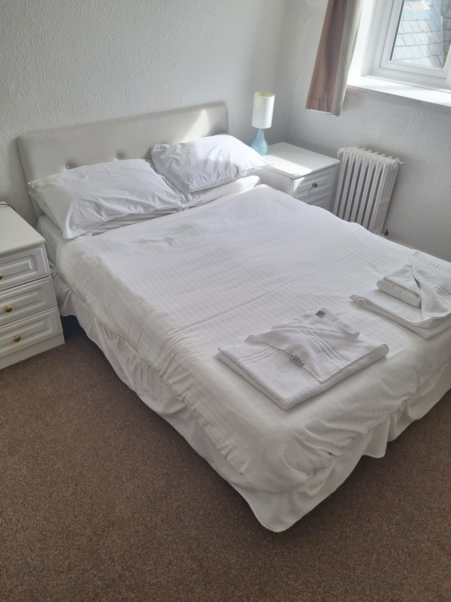 Double Divan With Mattress And White Headboard L 1900mm W 1400mm (47)