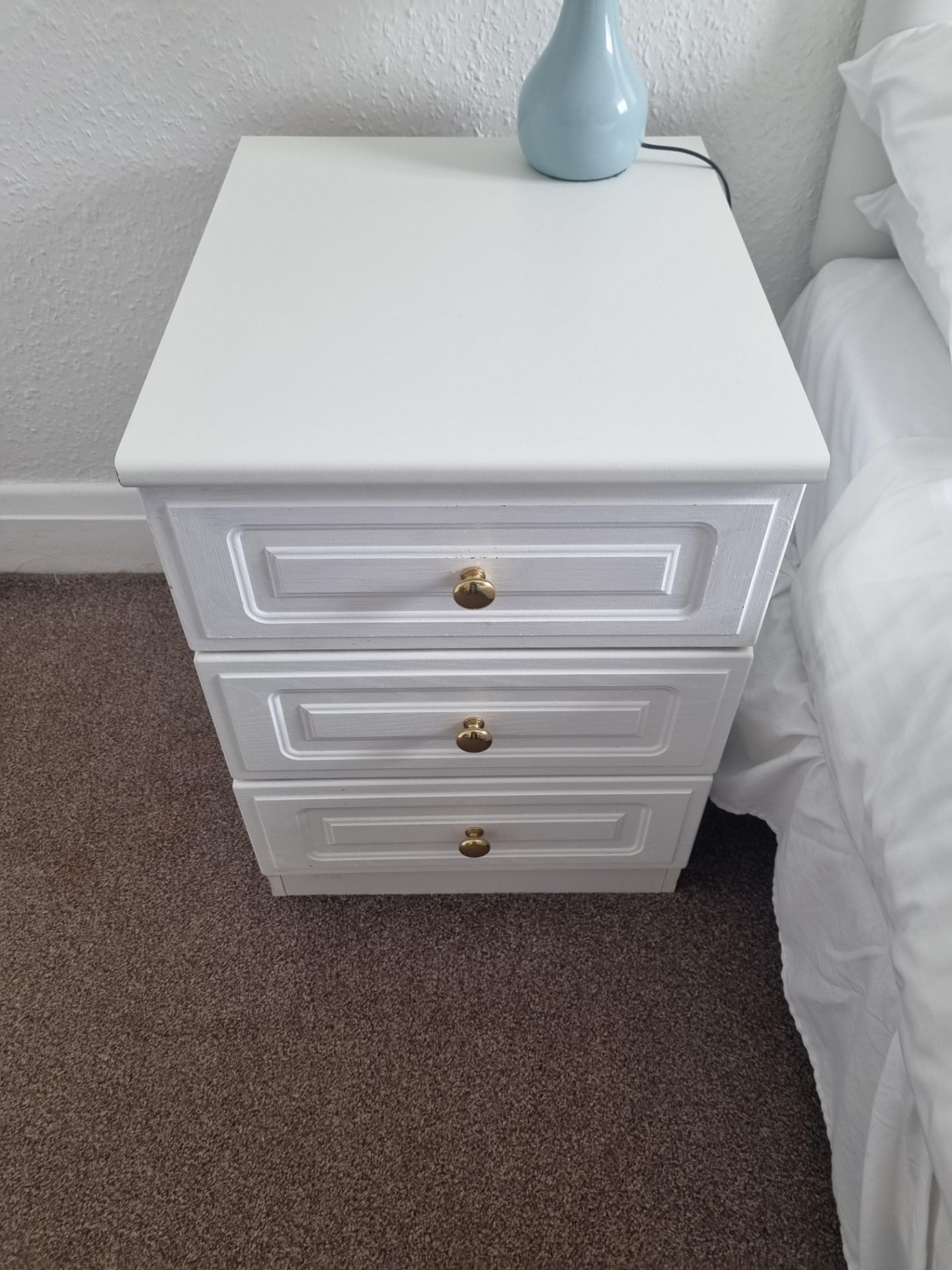 White 3 Drawer Chest Of Drawers/Bedside Cabinet W 450mm D 520mm H 630mm (47)