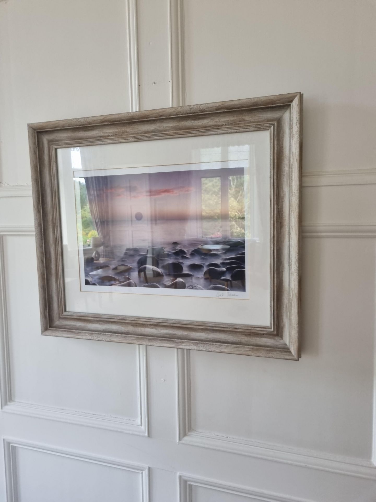 Signed Print Of pebbles and ocean In White Washed Wooden Frame W 510mm H 610mm - Bild 3 aus 3