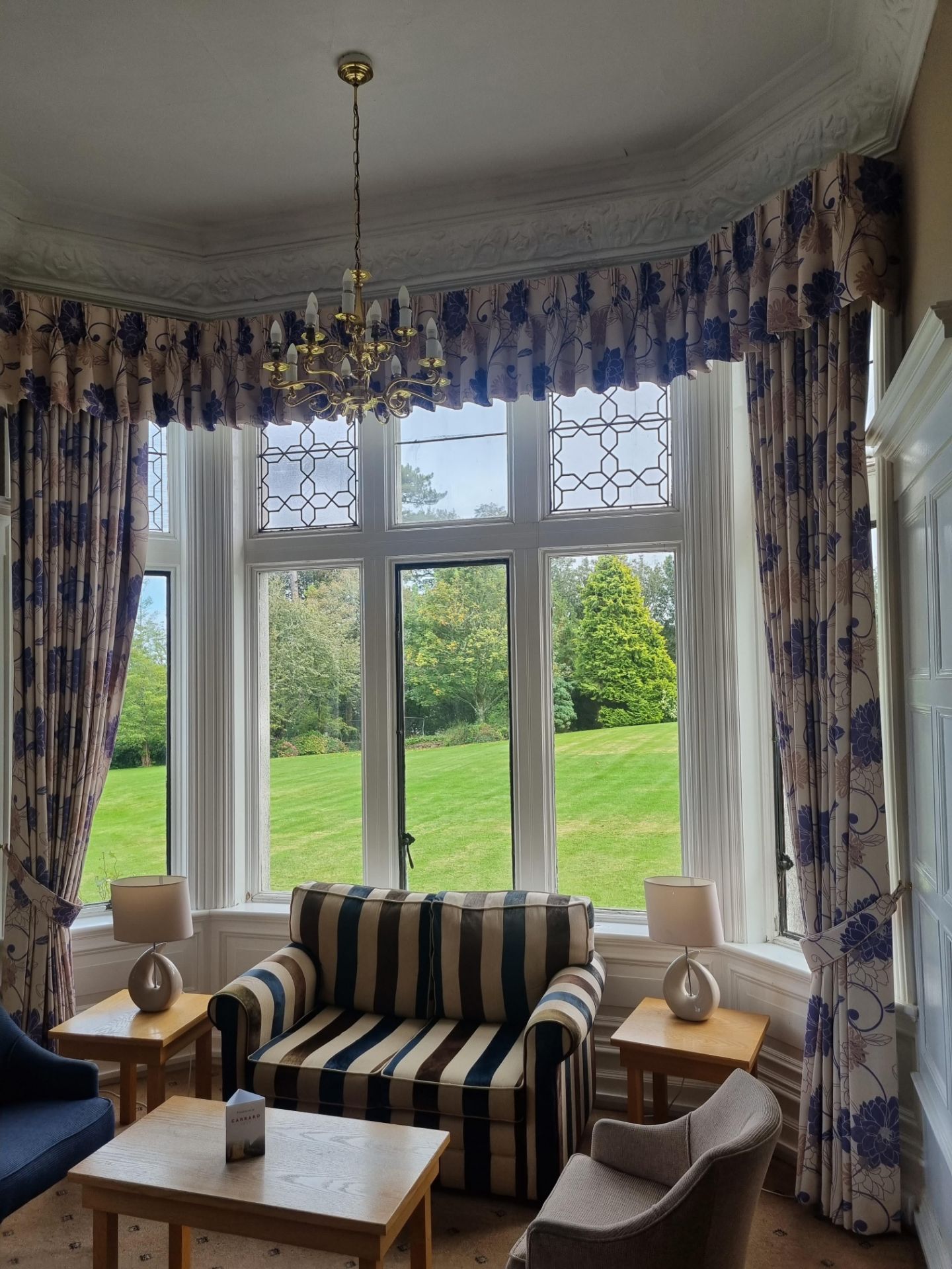 4 Sets Of Cream And Blue Fully Lined Curtains With Matching Pelmet And Tie Backs D3300mm W 1500mm, D - Image 3 of 5
