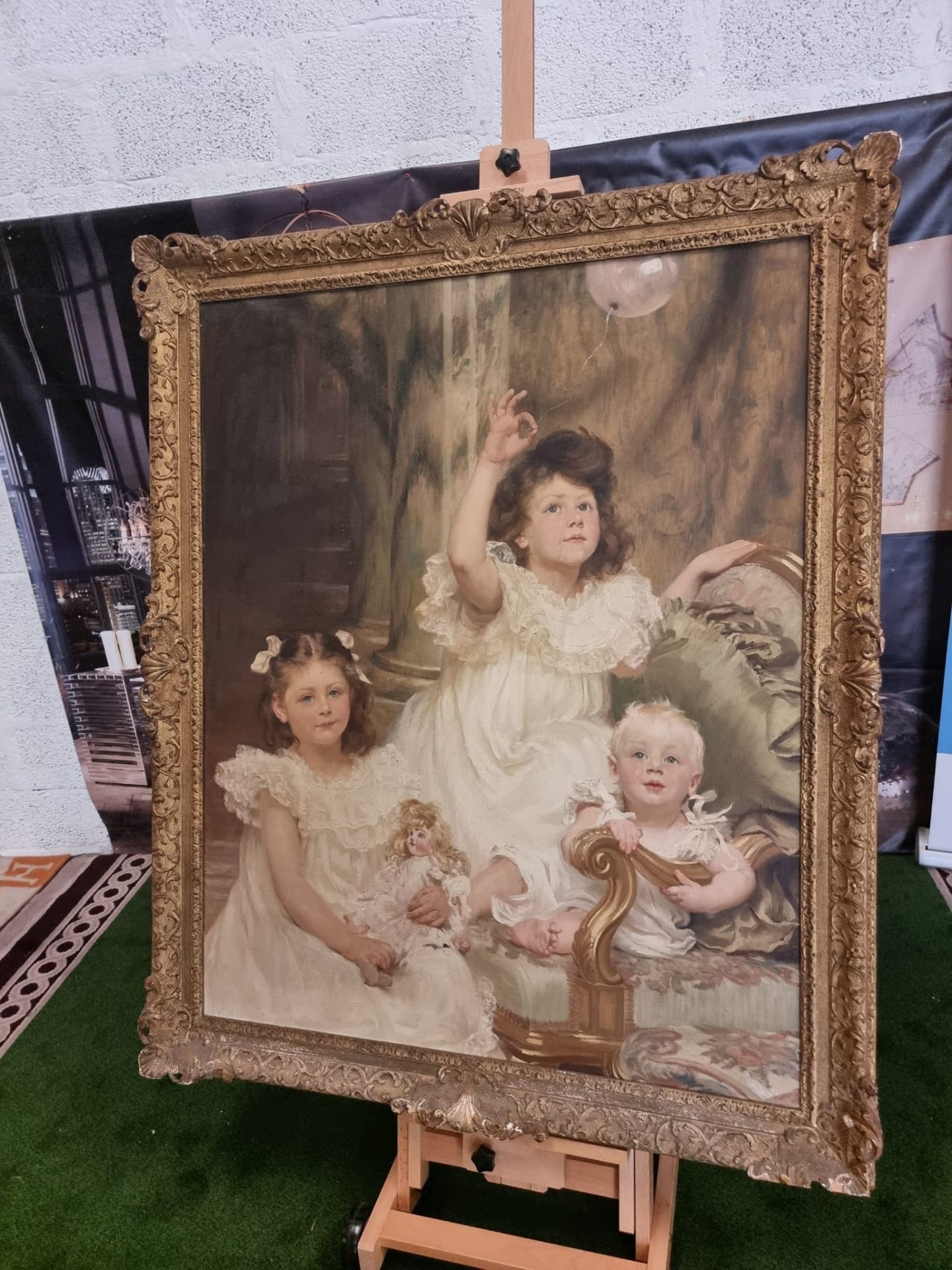 Framed oil on canvas Portrait of 3 Children with balloon and doll in subject. In ornate gilt and - Bild 9 aus 9