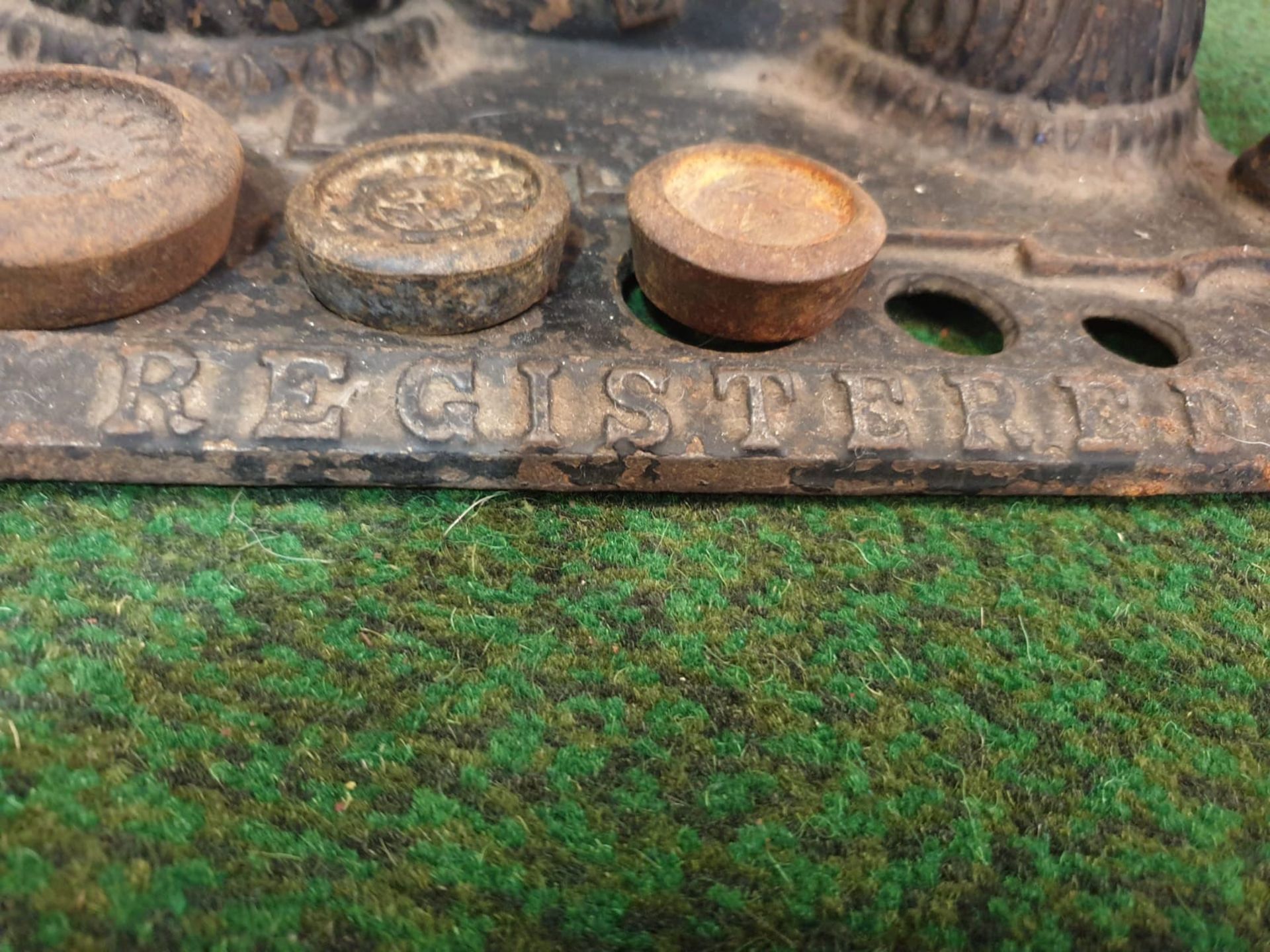 3 x various vintage scales 1 x Brass on wood with weights 1 x Black cast iron with some weights 1 - Image 5 of 5