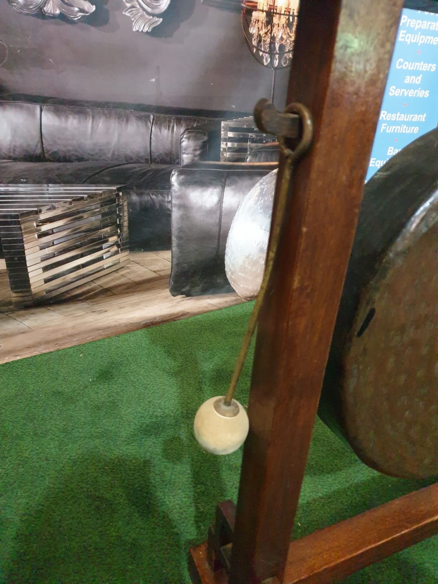 An Oriental brass gong on wooden stand An oriental, possibly Chinese circular hammered brass gong on - Image 4 of 6