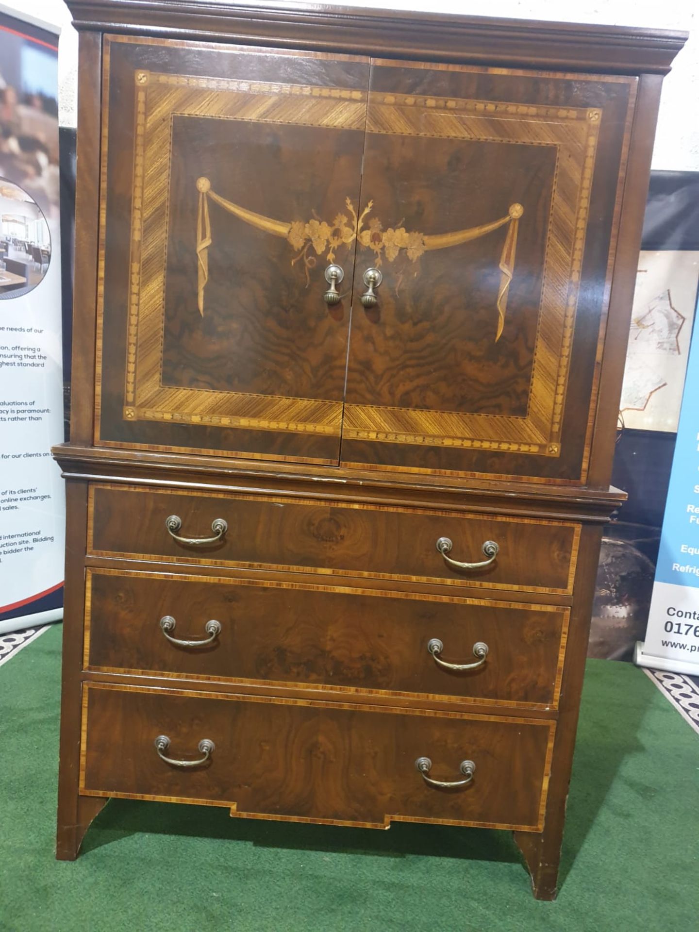 A Georgian style reproduction TV cabinet with three drawers under in mahogany veneers with a classic - Image 3 of 4