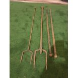 2 x wrought iron Pokers and 2 x wrought iron toasting forks