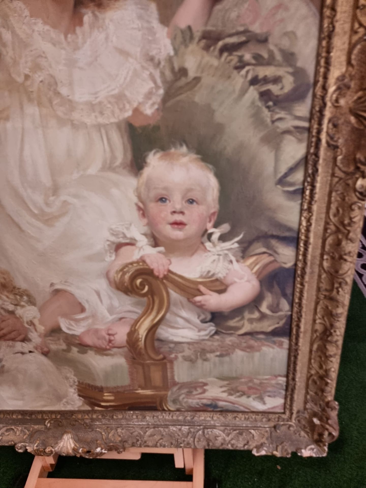 Framed oil on canvas Portrait of 3 Children with balloon and doll in subject. In ornate gilt and - Bild 4 aus 9