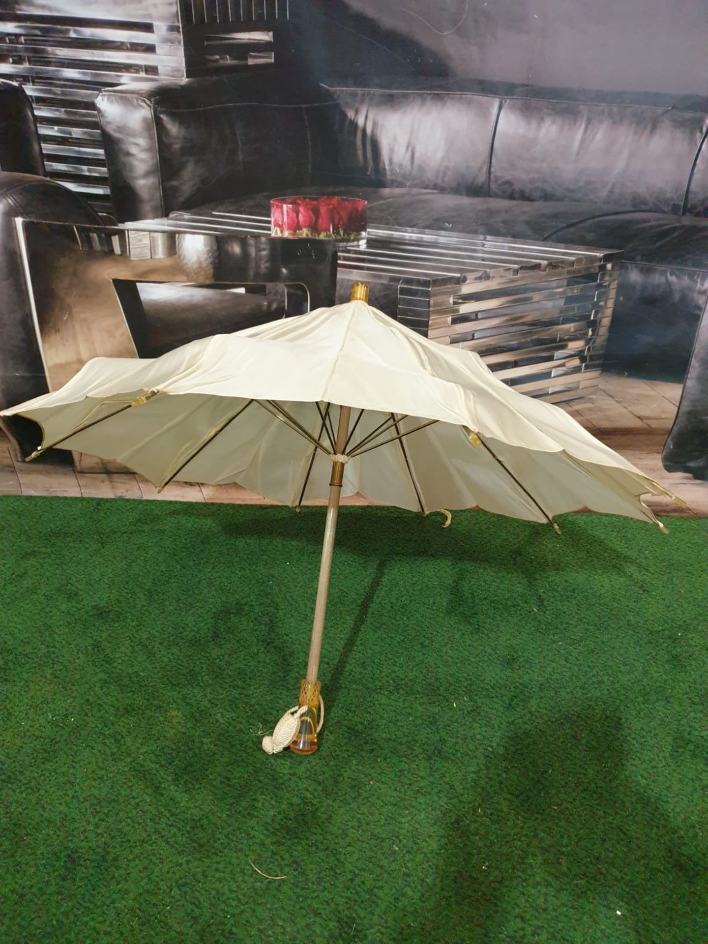 Ladies parasol Cream silk-like material - Yellow handle. Needs T.L.C. - Image 2 of 4