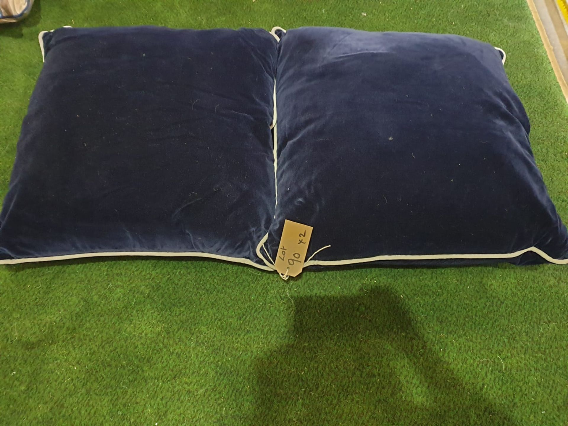A Set Of 2 X Cushions Navy Velvet With Piping 60cm (ST90)