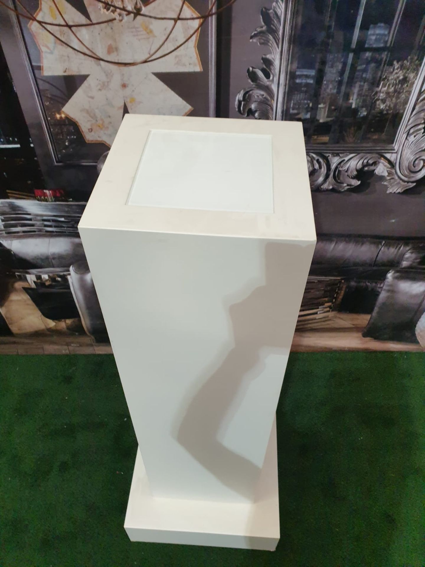 White Composite Plinth For Statues 48 X 43 X 120cm (ST38) - Bild 3 aus 3