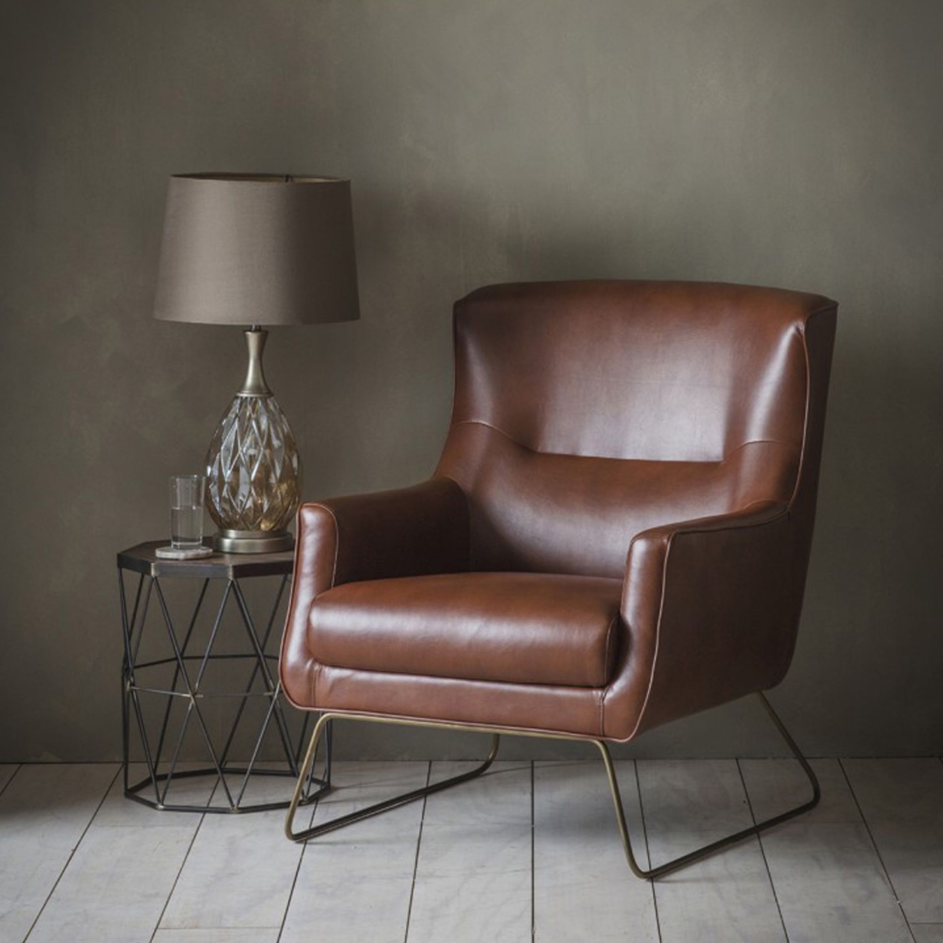 Camberley Lounge Chair Here Is A Stunning Brand New Lounge Chair In A Matt Saddle Brown Leather