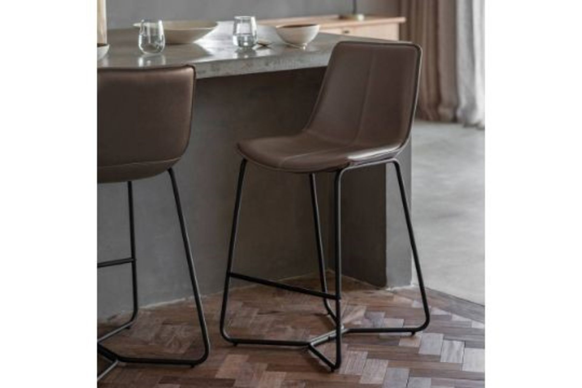 Hawking Bar Stool Grey The Hawking Chair In Ember Is The Ultimate Mi X Of Timeless And - Bild 2 aus 2