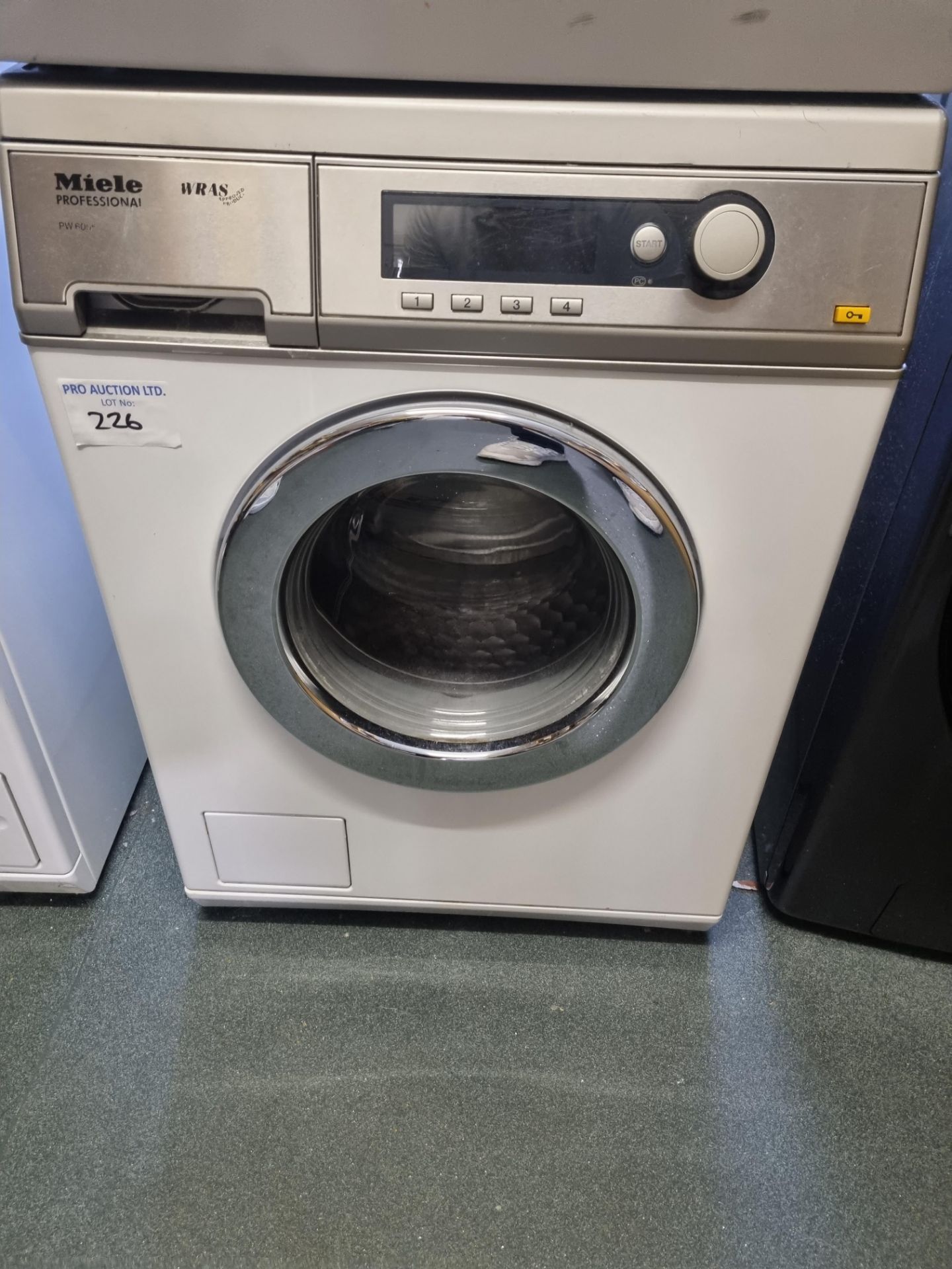 Miele Professional PW 6055 Plus LP Commercial Washing Machine Capacity 5.5 Kg (54 Litres) Size (