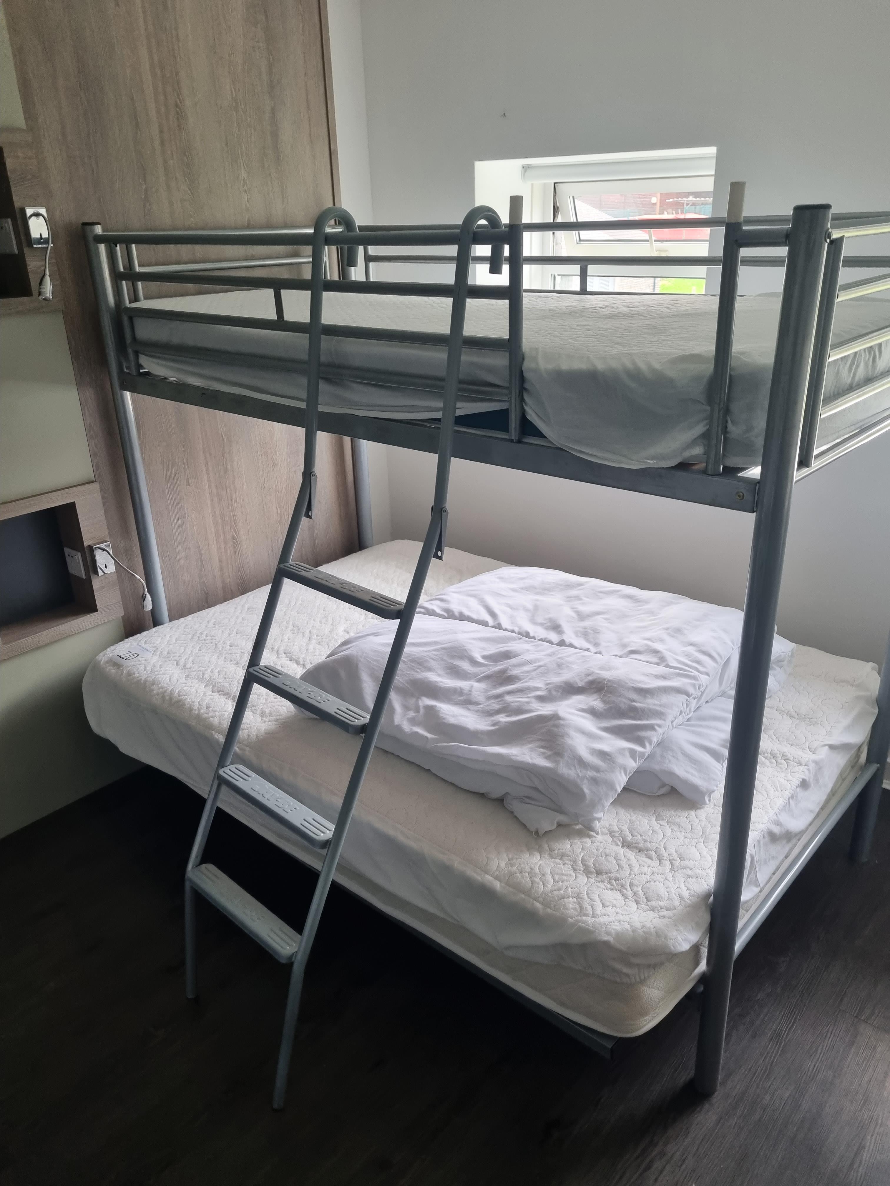 A Jay-Be Family Triple Bunk Bed In Silver With Double At Bottom And Single On Top W 1350mm L - Image 2 of 2