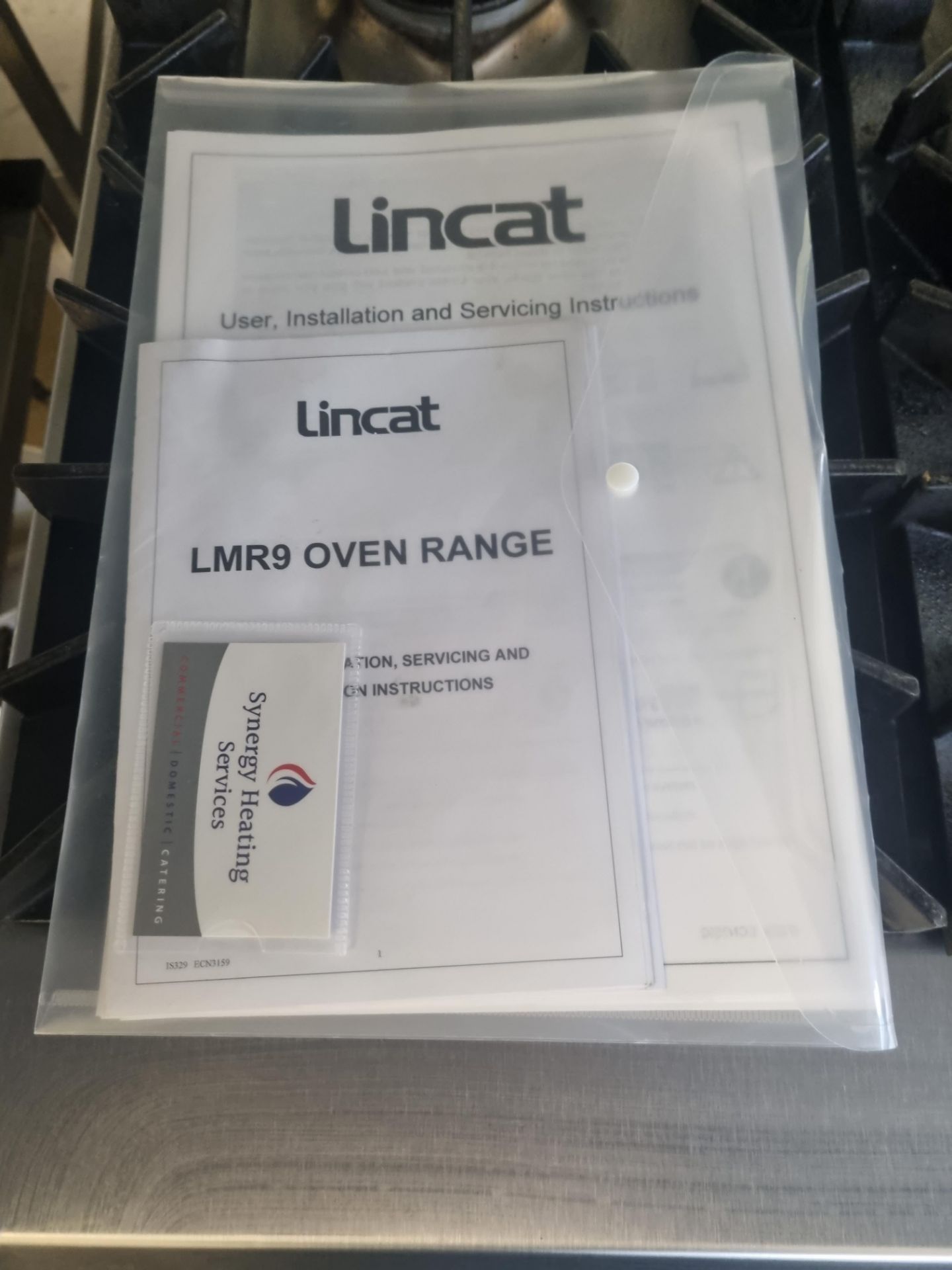 Lincat LMR9 Medium Duty 6 Burner LPG Gas Oven Range Fully Sealed Pressed Hob Top For Easy Cleaning - Bild 3 aus 3