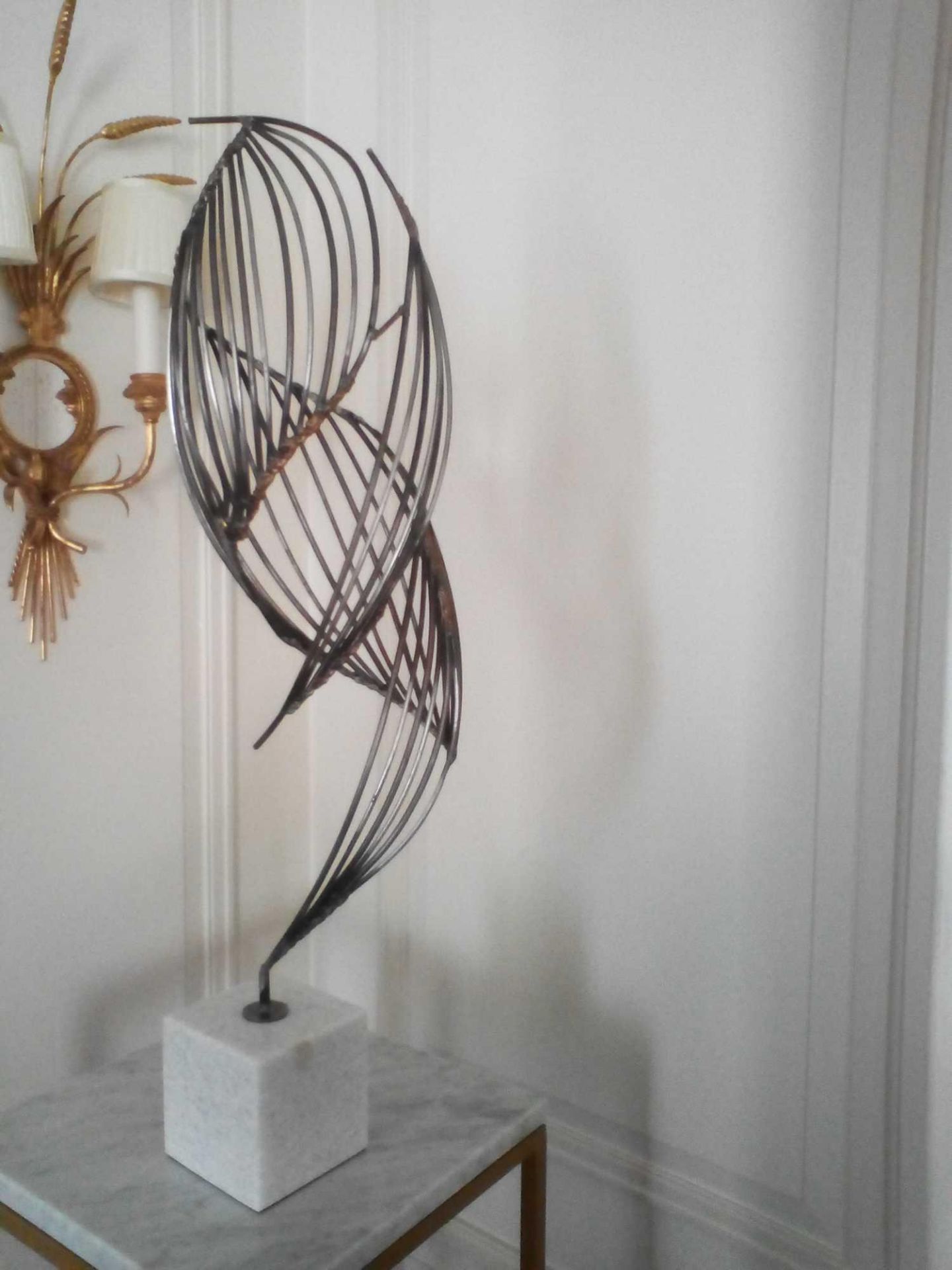 Decorative Metal Wire Sculpture On Honed Marble Base 81cm Made In China (Room 102) - Bild 2 aus 2