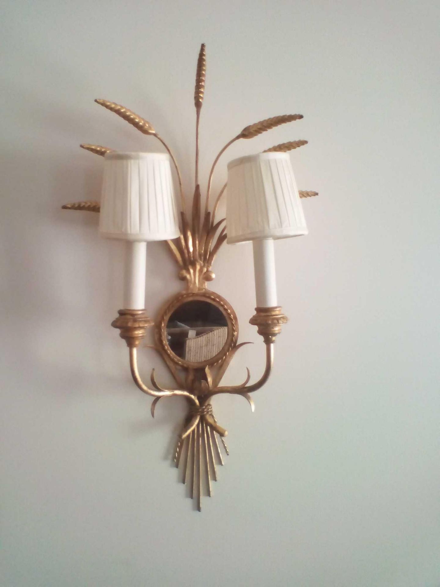 4 x Wall Appliques Twin Arm In A Elegant Wheatsheaf Motif And A Small Decorative Mirror Supported By - Bild 2 aus 2