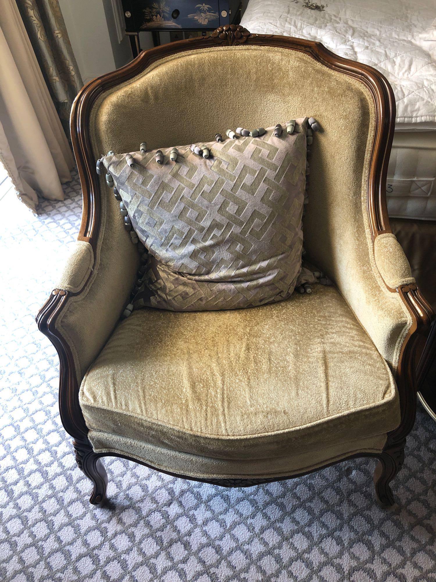 Louis XV Style Bergere The Slightly Flared Arms Have Upholstered Armrests Upholstered 67 x 55 x 93cm