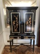 English Georgian Style Black Lacquered Chinoiserie Gilded Cocktail Cabinet Martini Bar Bifold Two