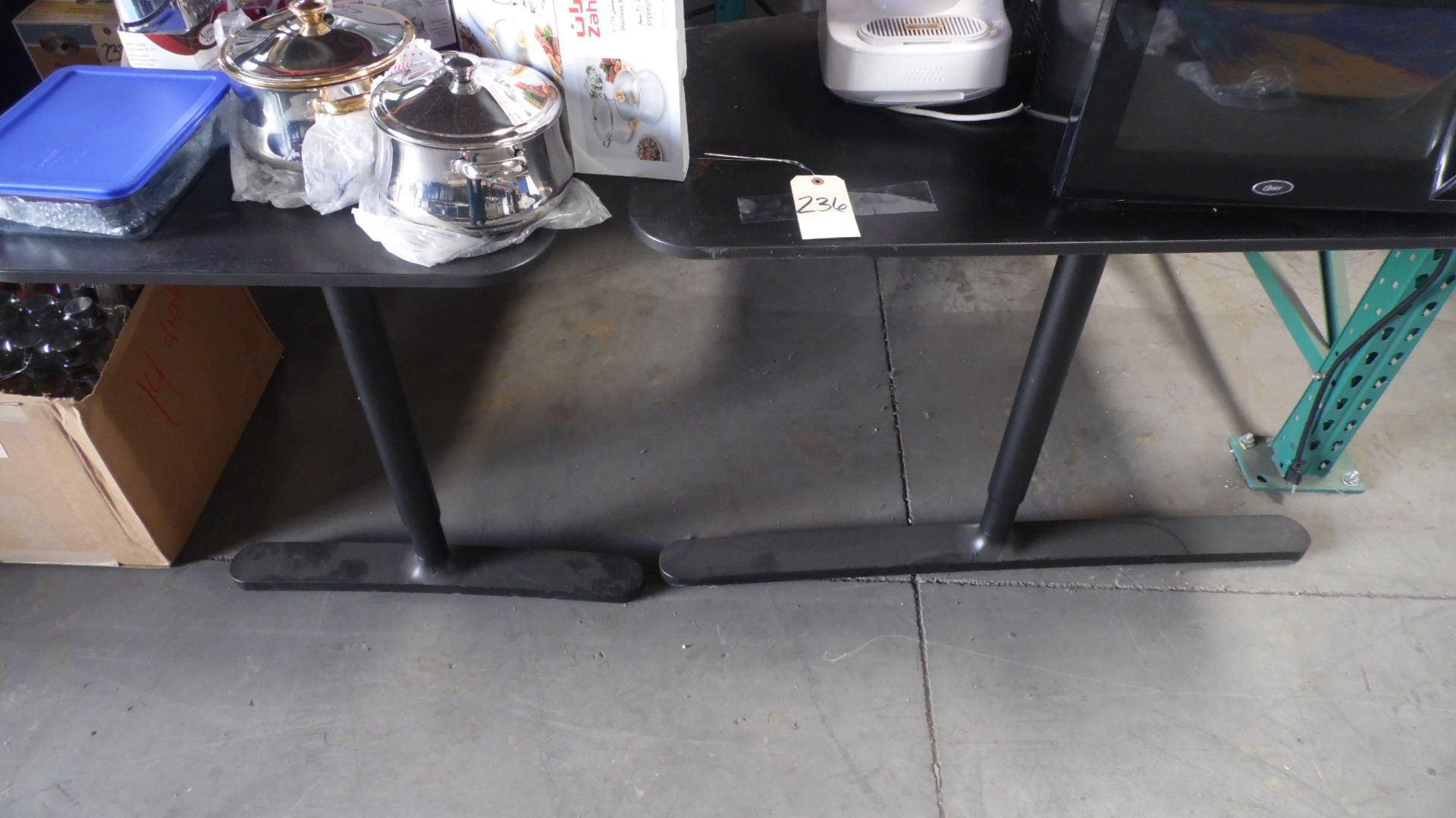 BLACK DESK TABLES