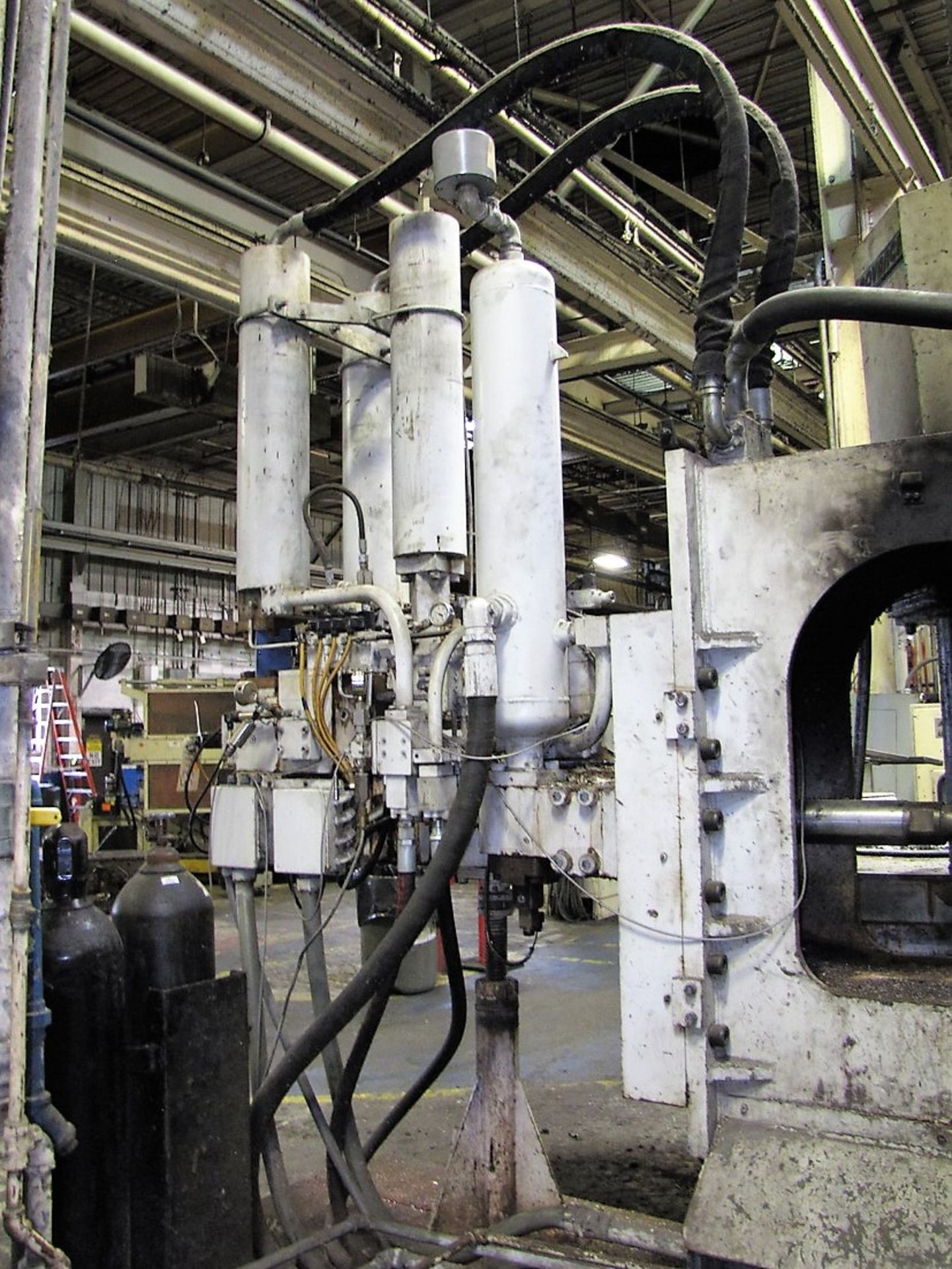 B&T 700-Ton Horizontal Cold Chamber Aluminum High Pressure Die Cast Machine - Image 5 of 6