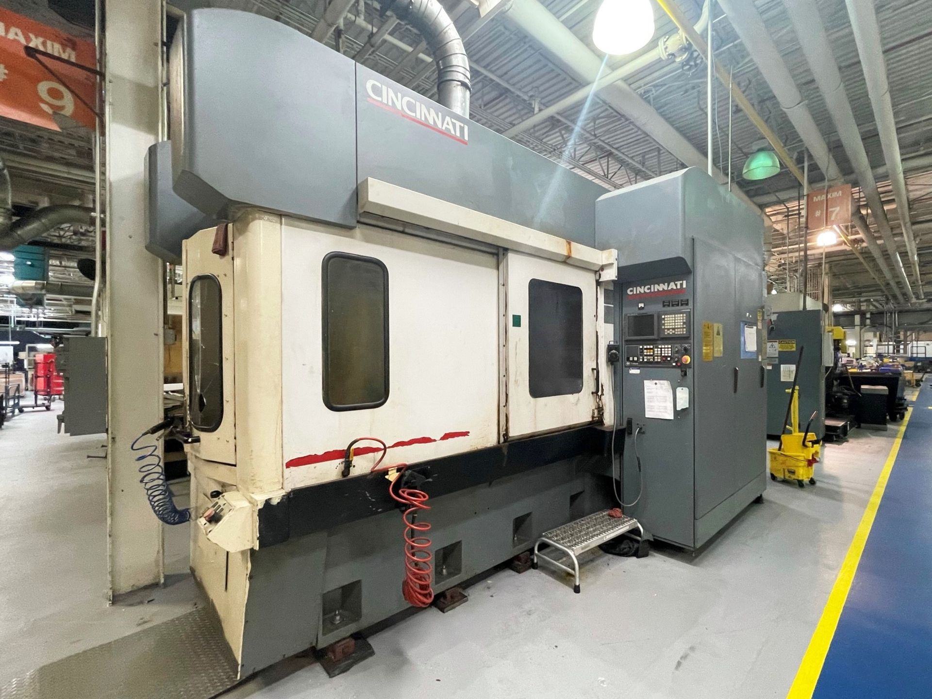 Cincinnati HPC 500 XT CNC Twin Pallet Horizontal Machining Center 