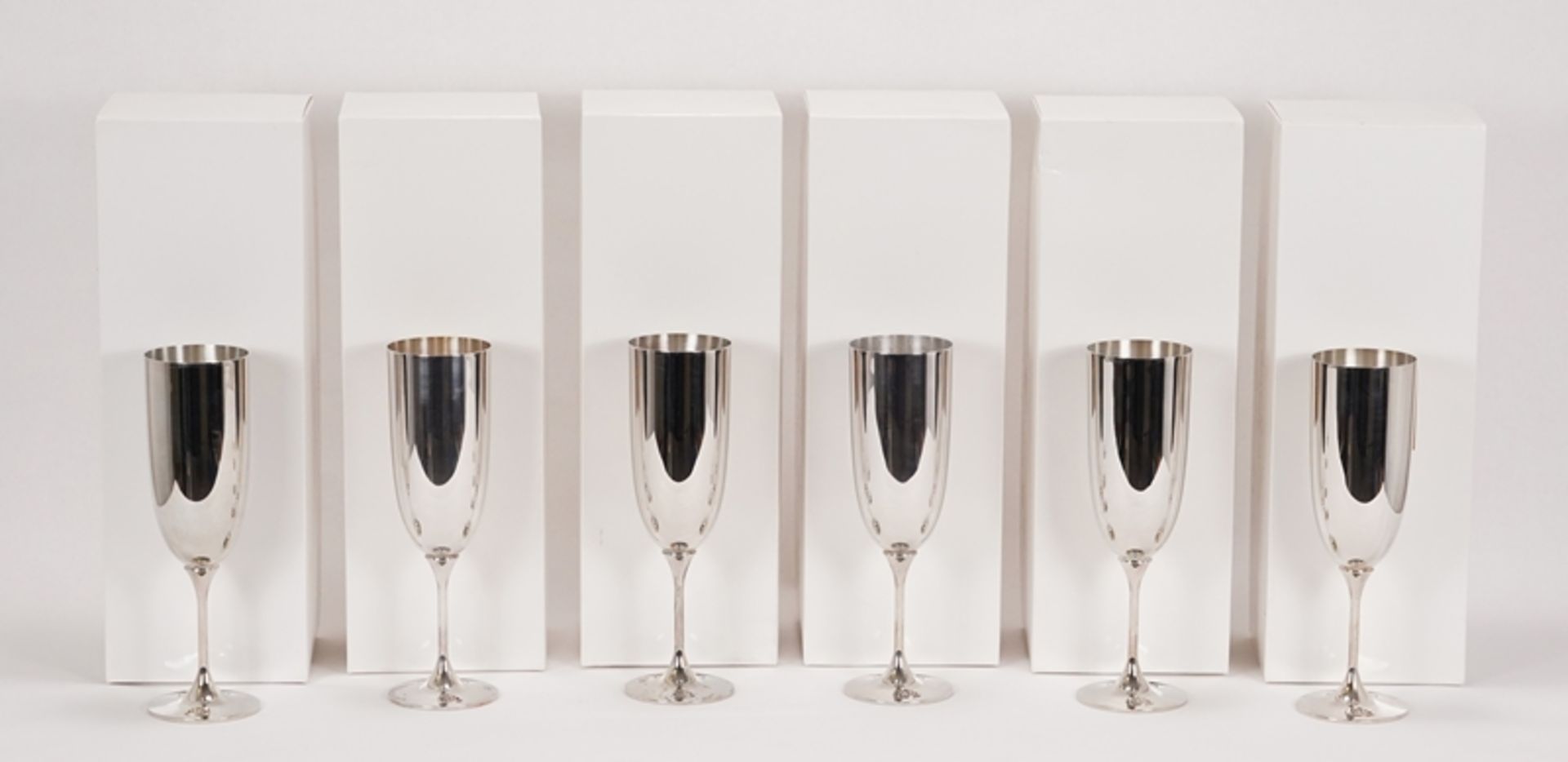 Sechs Champagnerkelche | Six champagne goblets