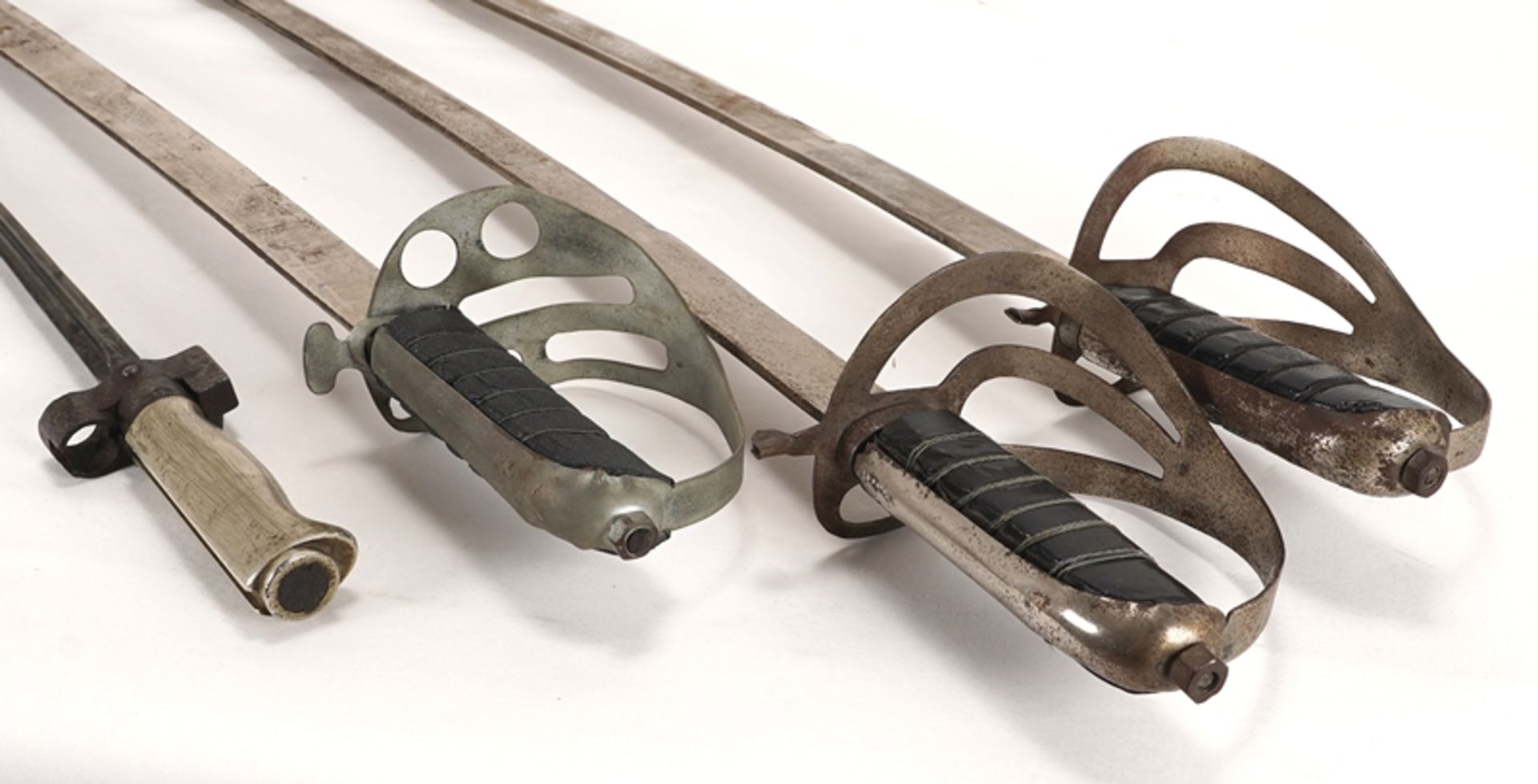 Drei Kavalleriesäbel | Three Cavalry Sabres - Image 9 of 10