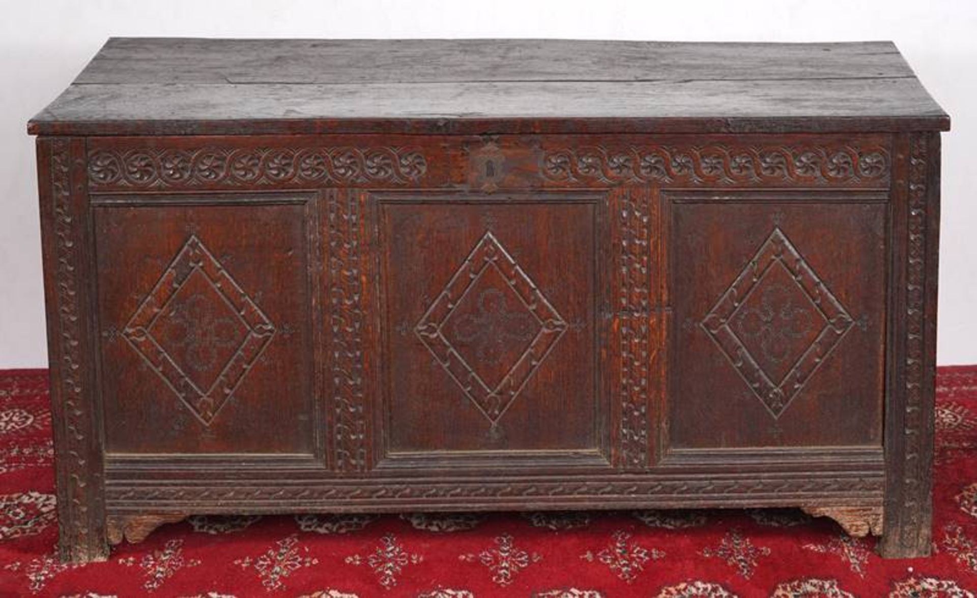 Baroque chest