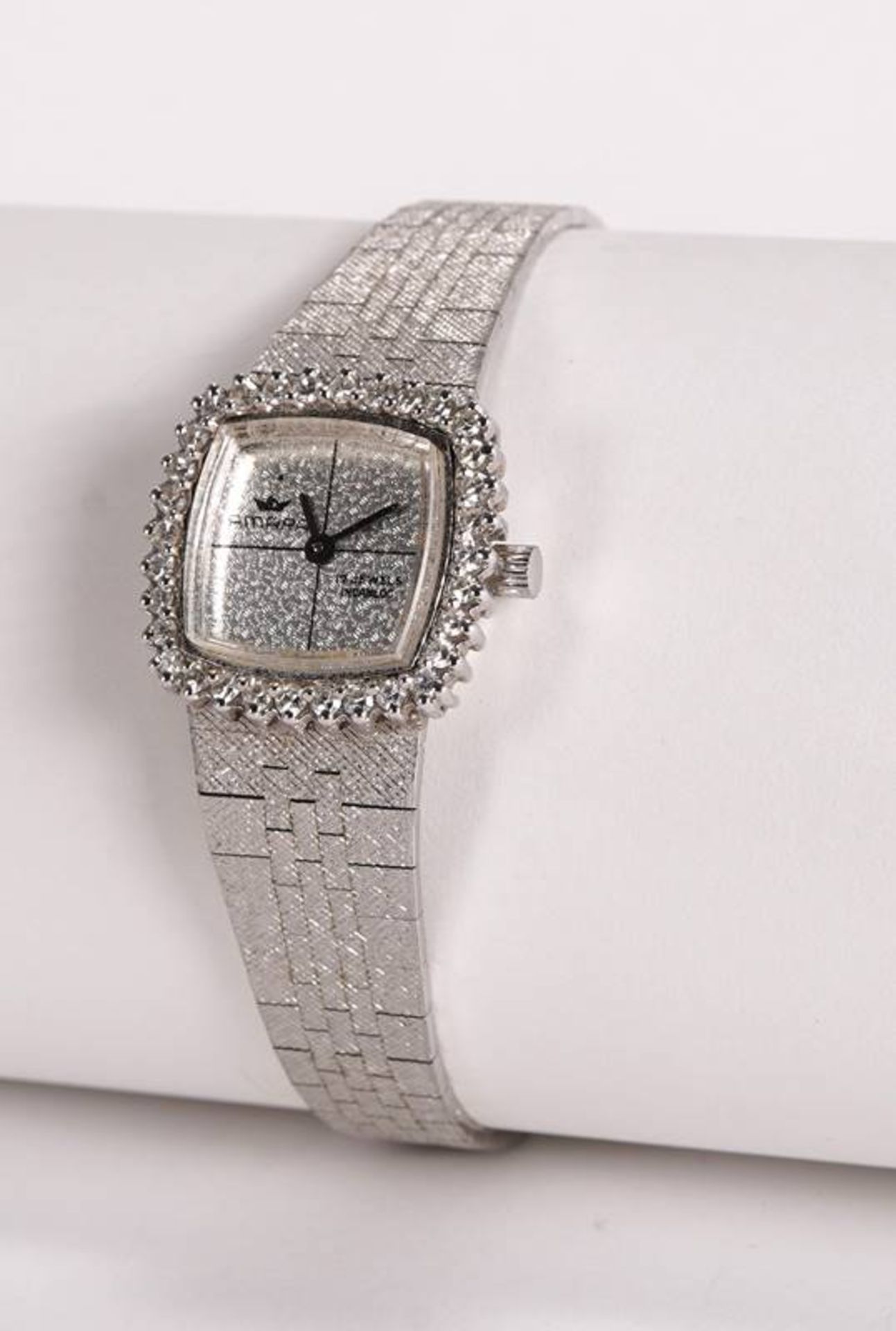 Extravagant vintage ladies' watch