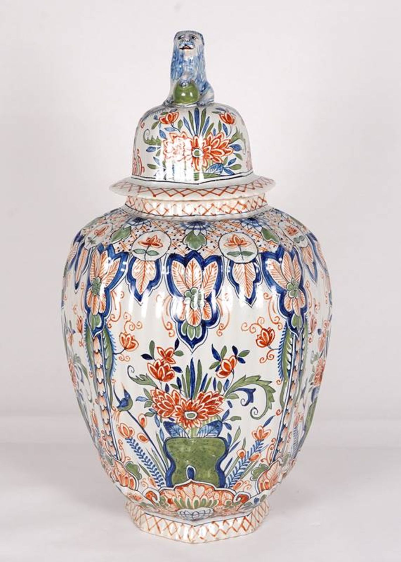 Lidded vase