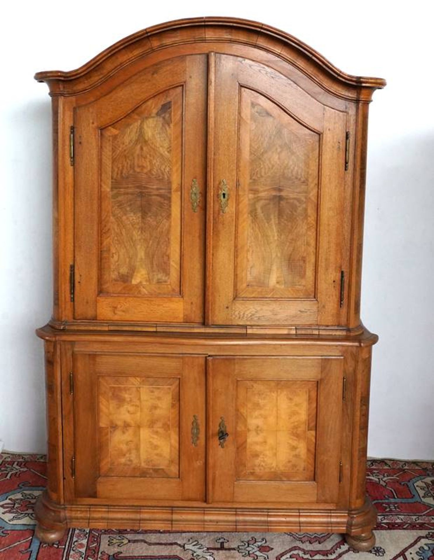 Baroque top cabinet