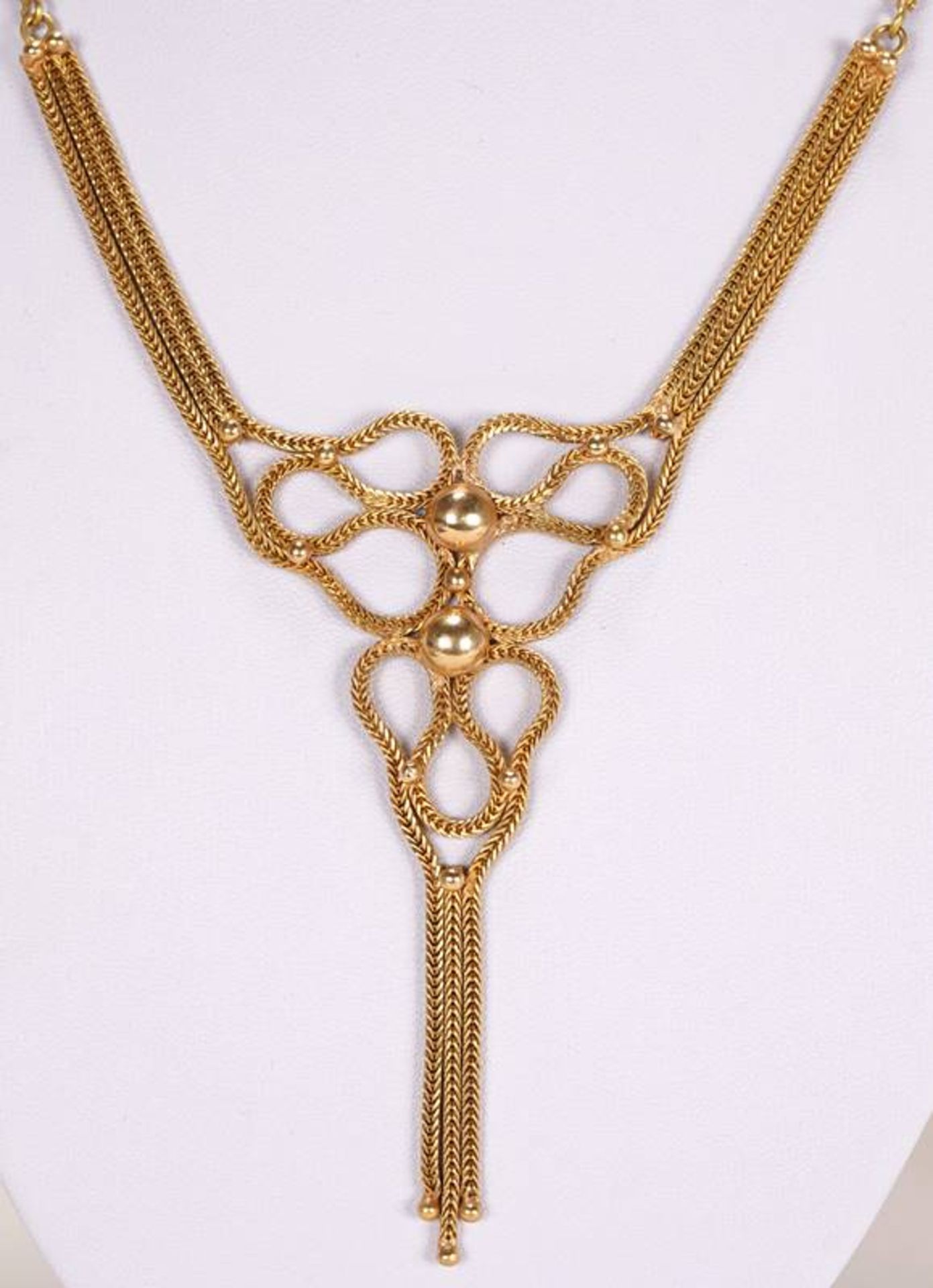 Unusual necklace - Image 2 of 2