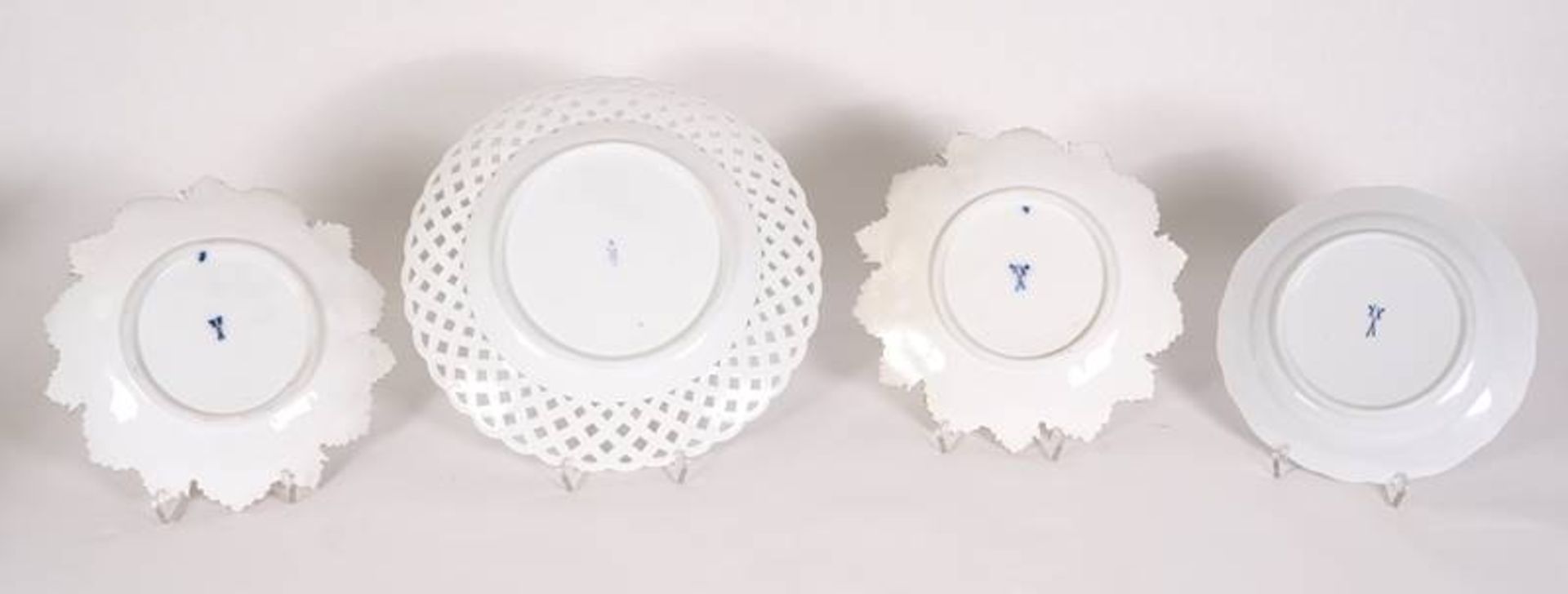 Two leaf bowls Meissen - Image 2 of 2