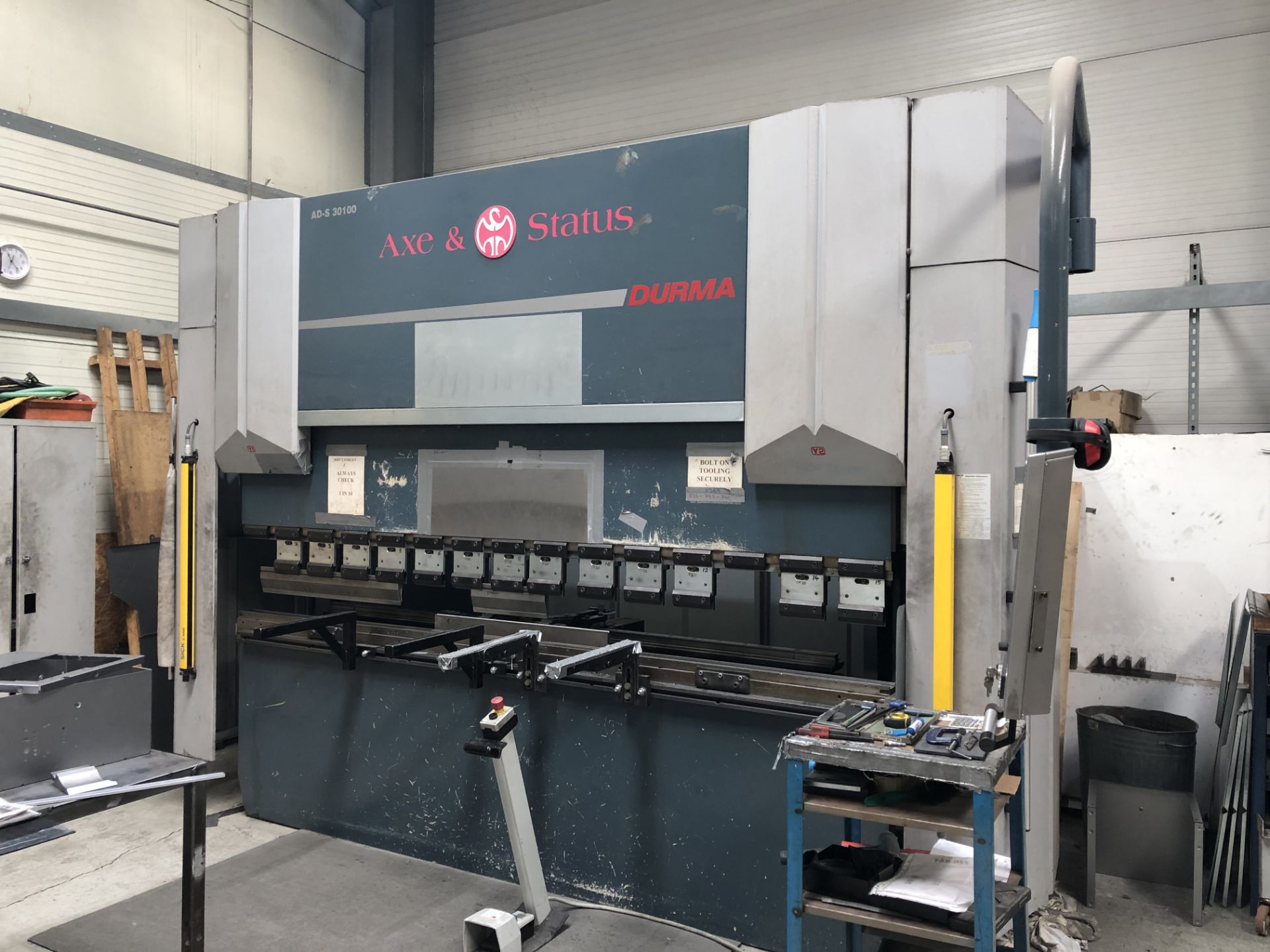 Axe & Status Durma AD-S-30/100 100 TON X 3M Pressbrake with Cyberlec MOD Eva 10S CNC Controls, SIK C - Image 5 of 5